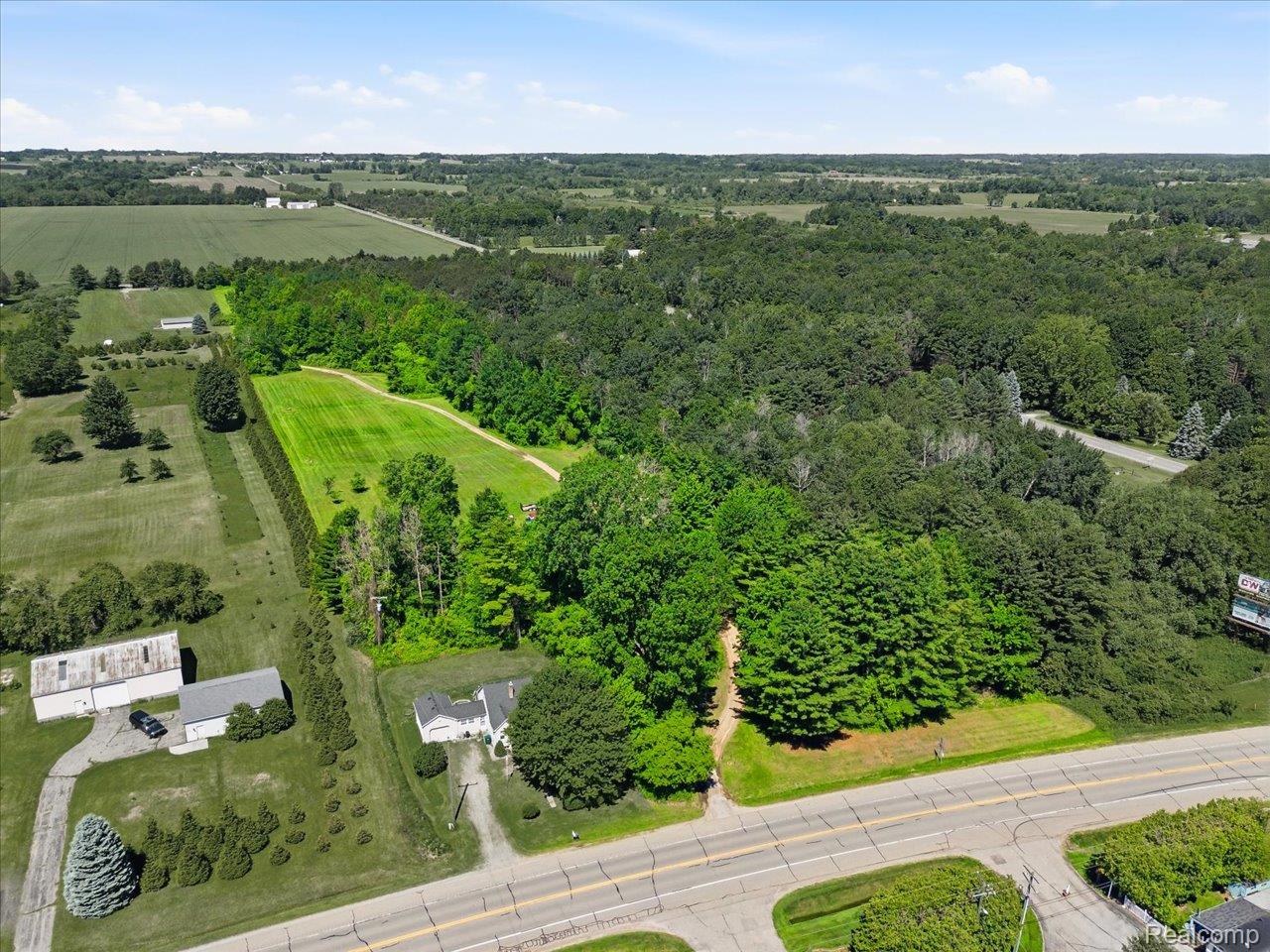 2545 Lakeshore Road Property Photo 10