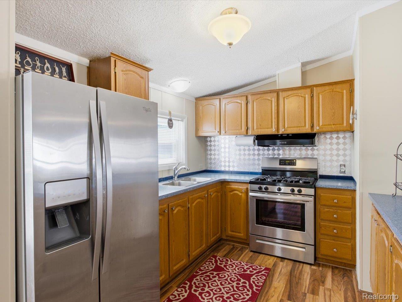 2545 Lakeshore Road Property Photo 20