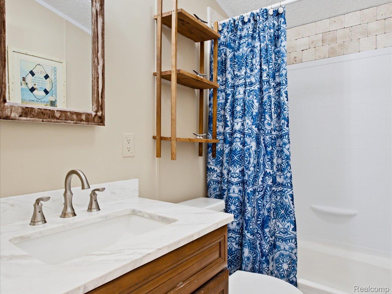 2545 Lakeshore Road Property Photo 31