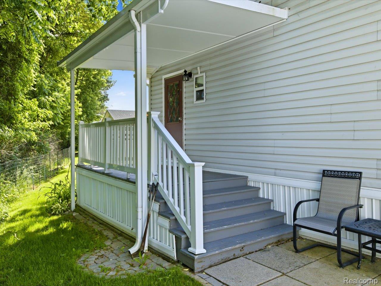 2545 Lakeshore Road Property Photo 37