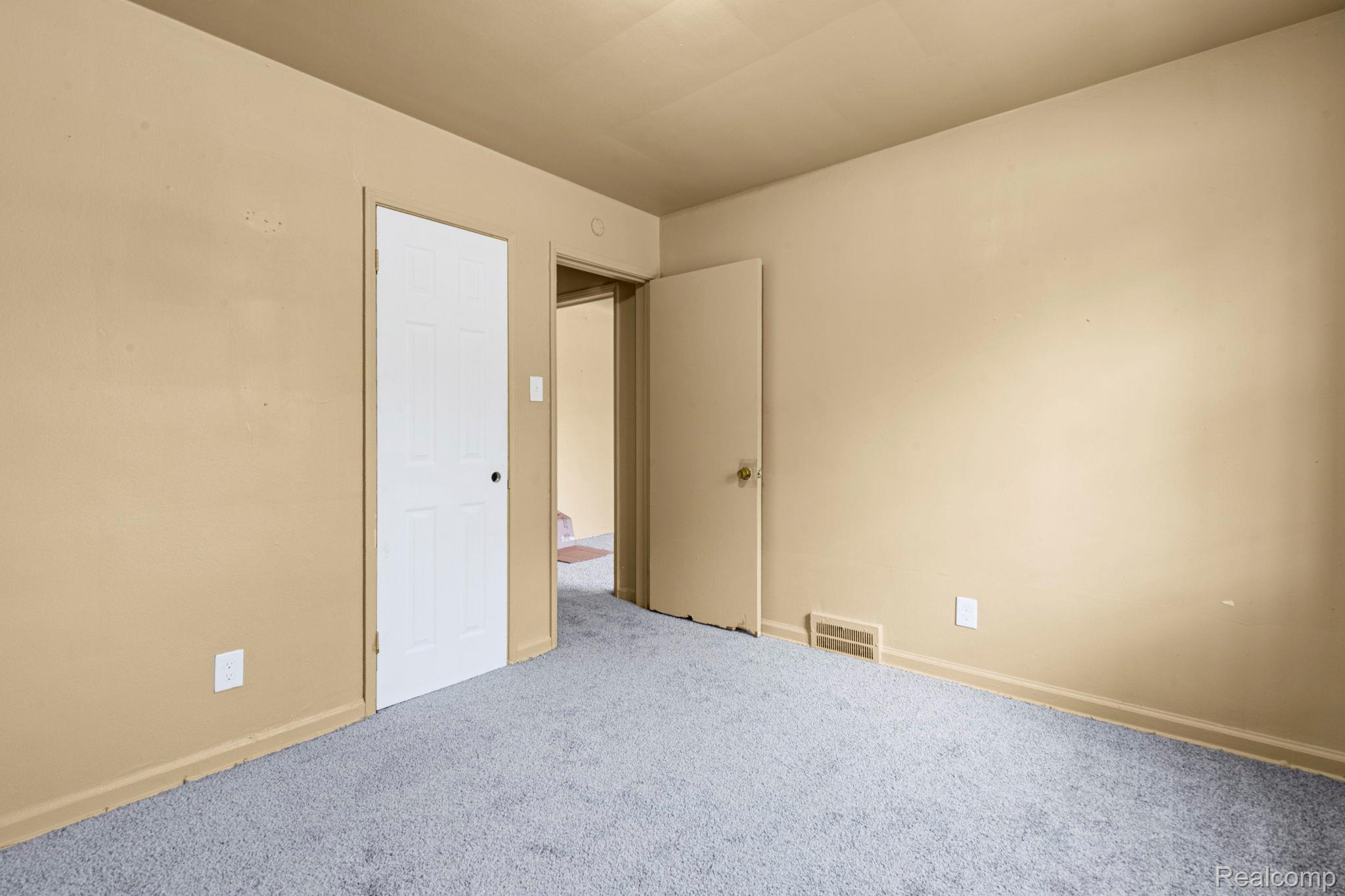 10270 Beaconsfield Street Property Photo 7