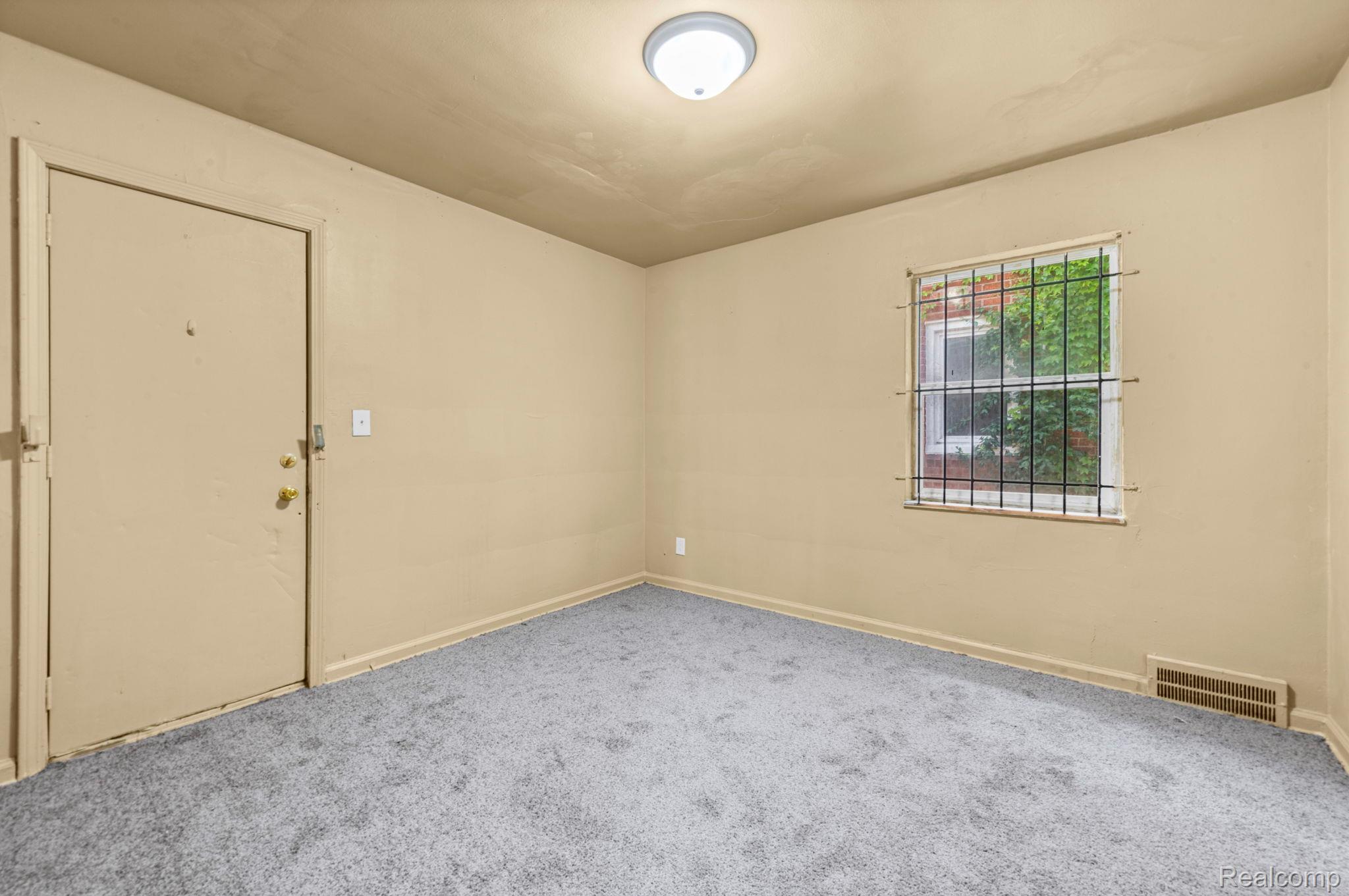 10270 Beaconsfield Street Property Photo 10