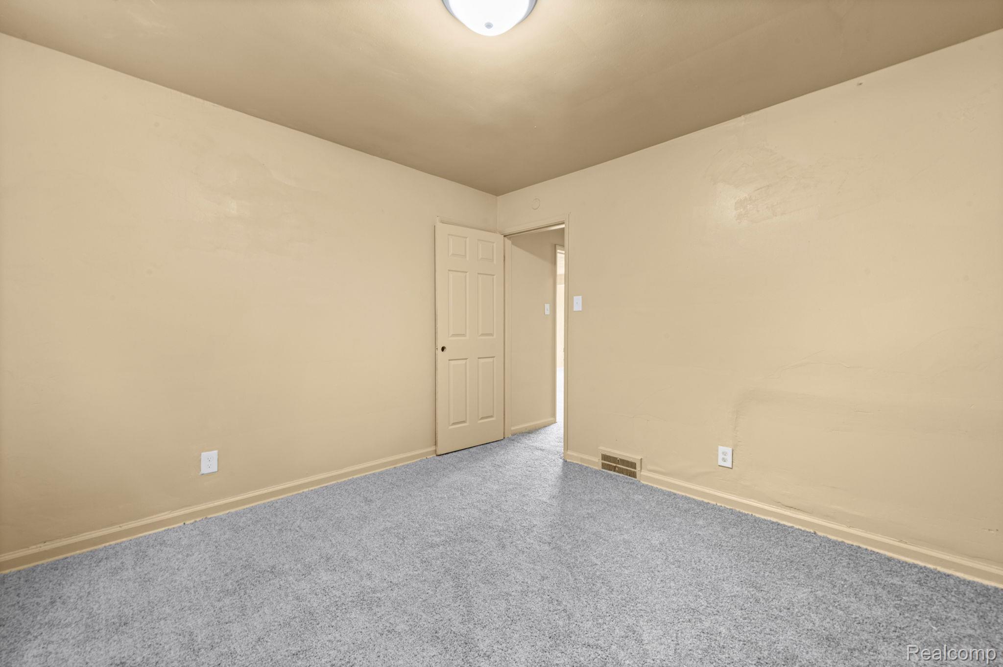 10270 Beaconsfield Street Property Photo 11