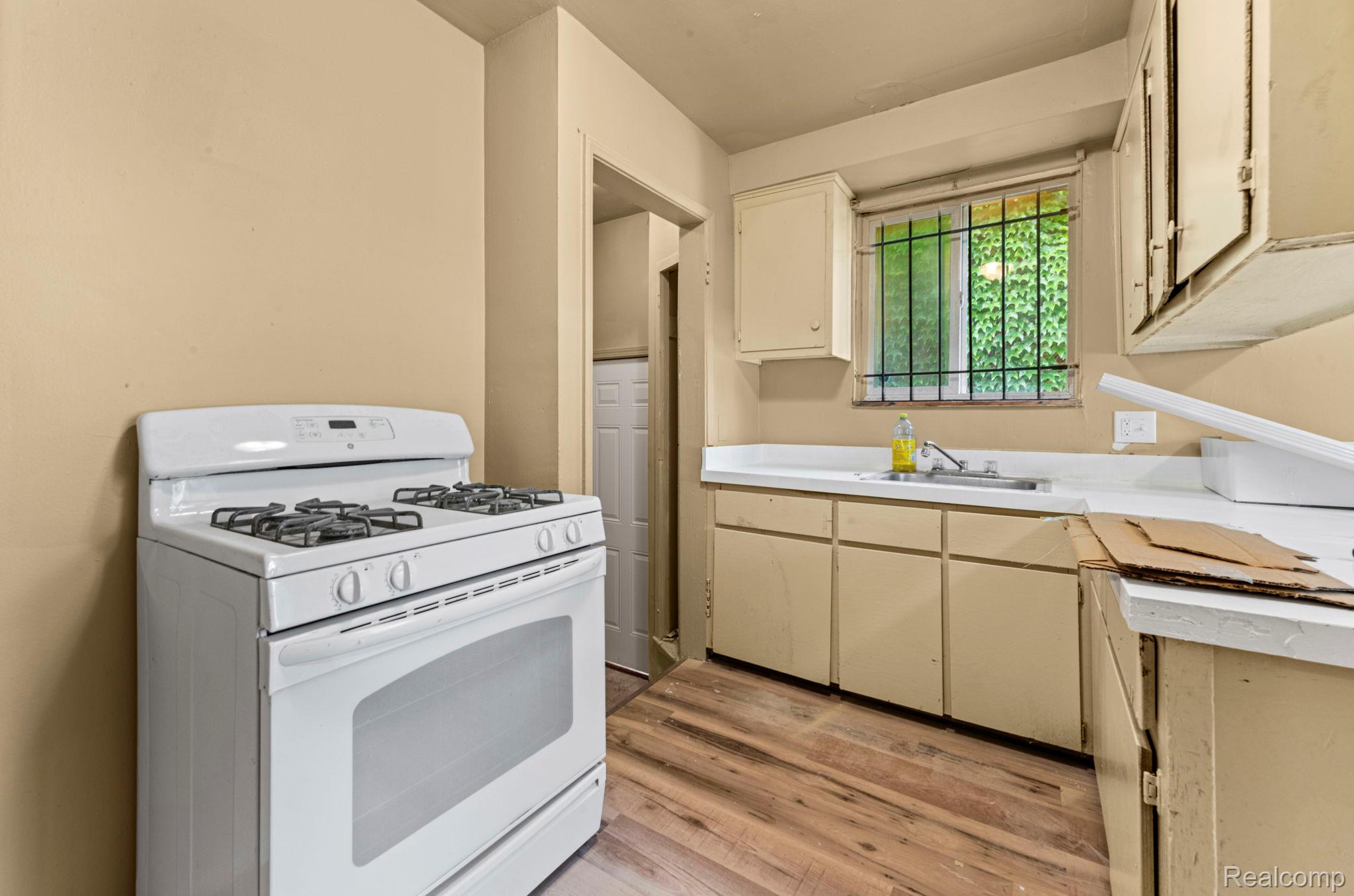 10270 Beaconsfield Street Property Photo 12