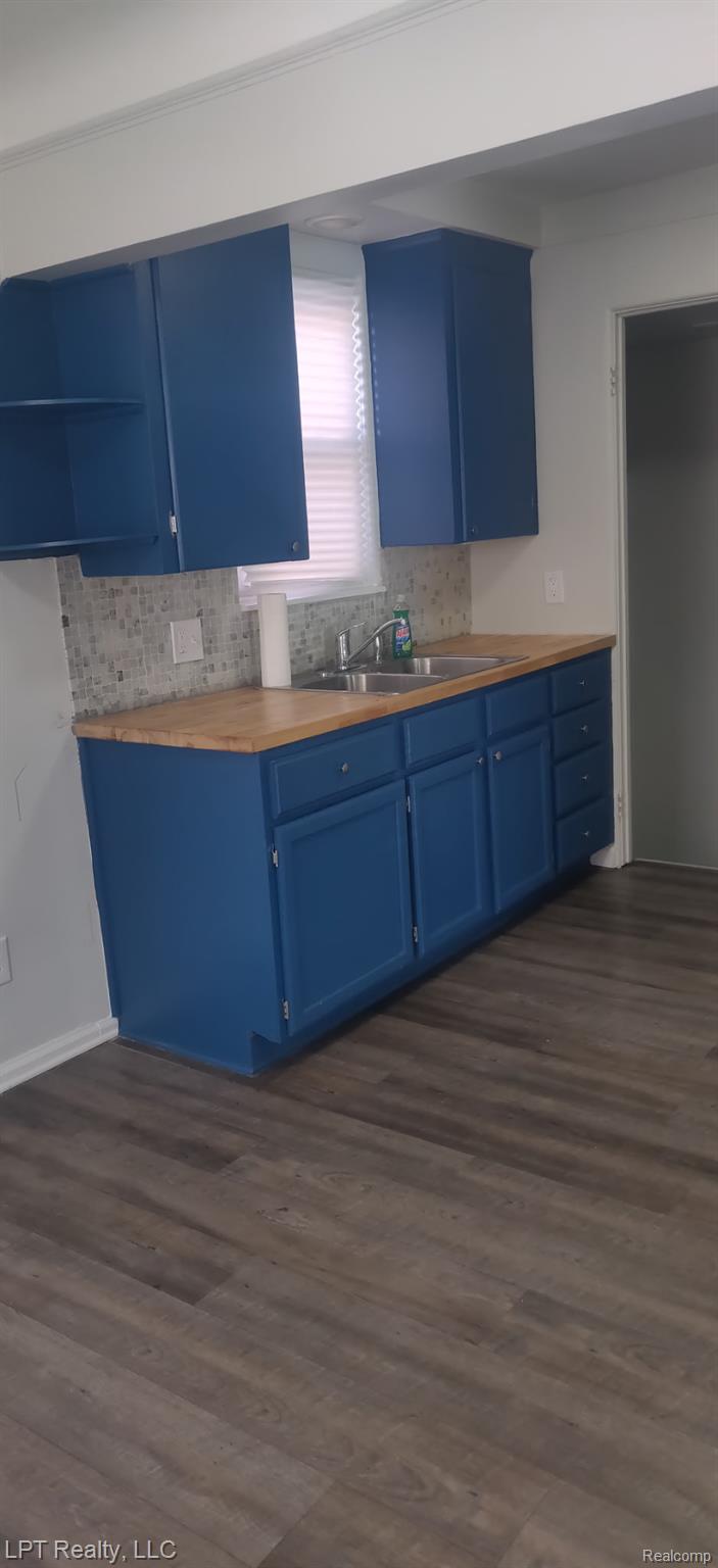 8508 Plainview Avenue Property Photo 9