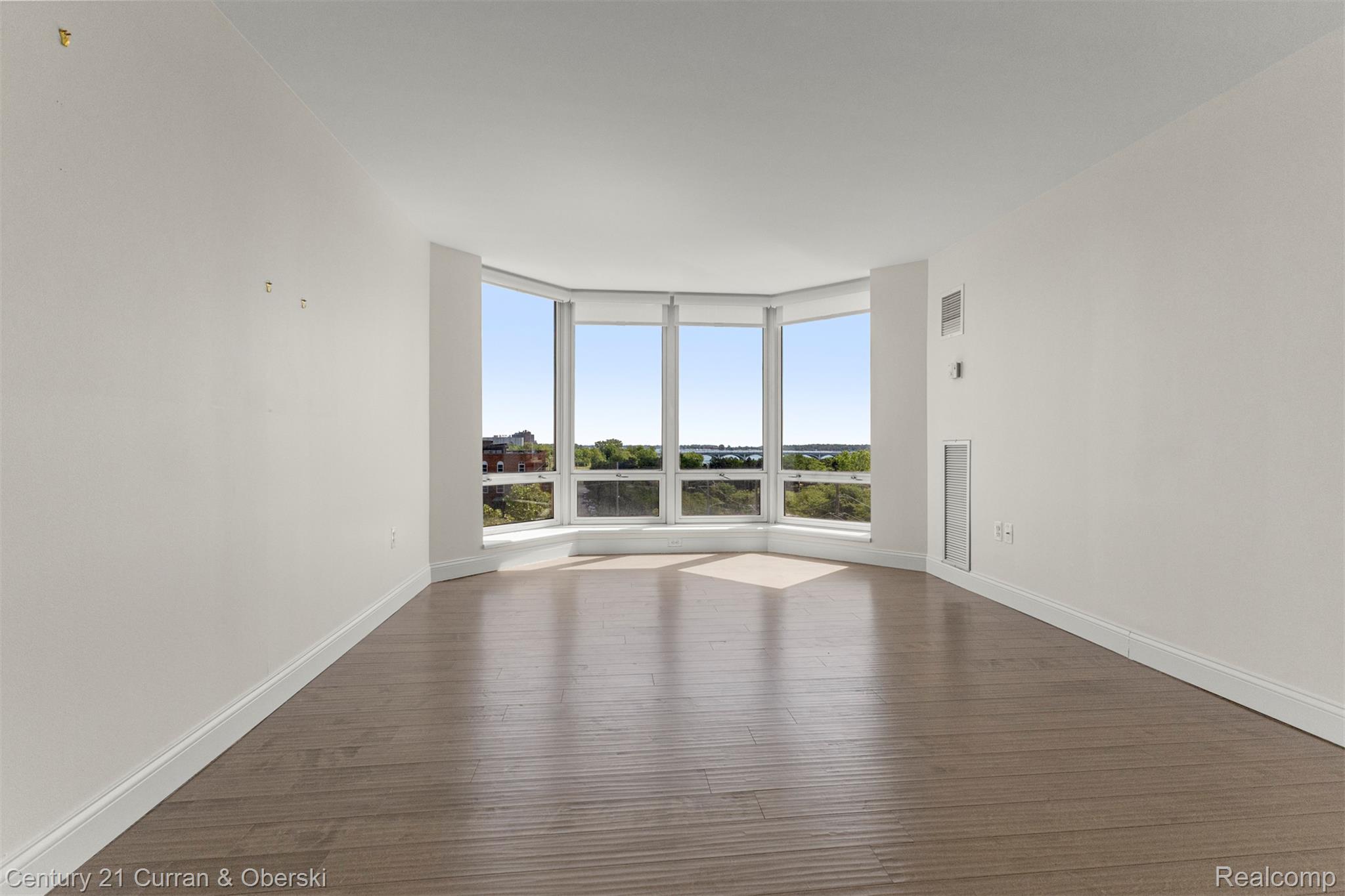 250 E Harbortown Drive 708 Property Photo 6