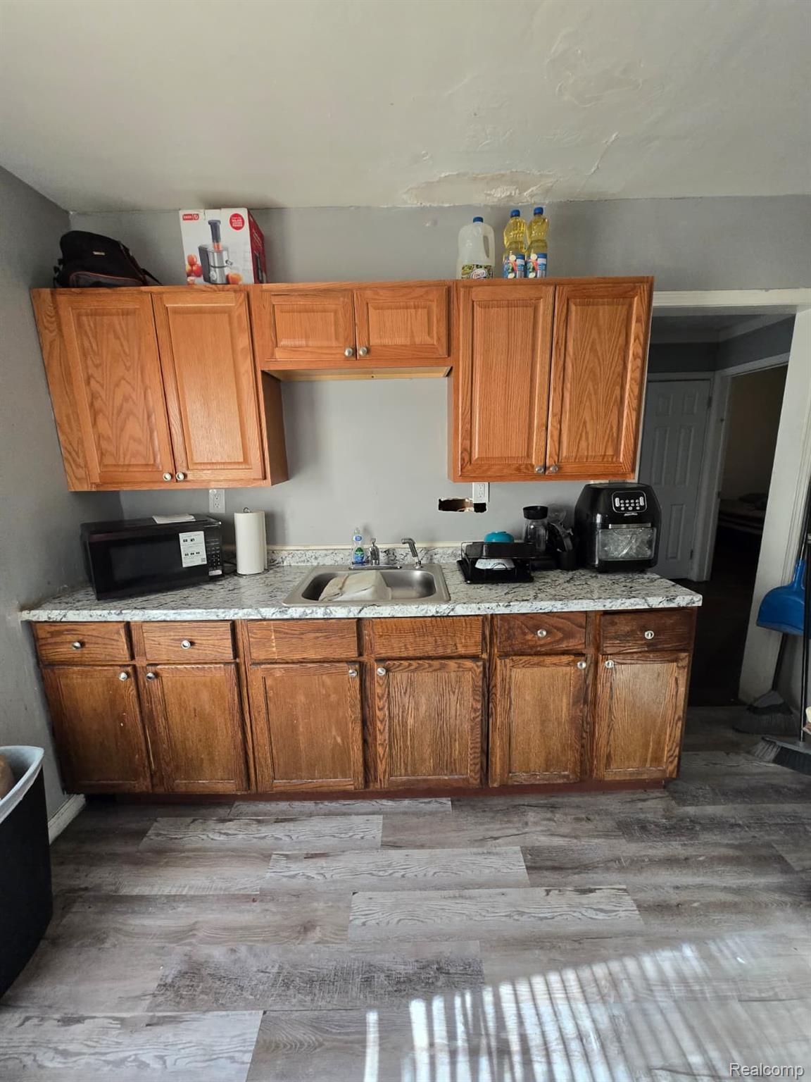 11724 Wayburn Street Property Photo 7