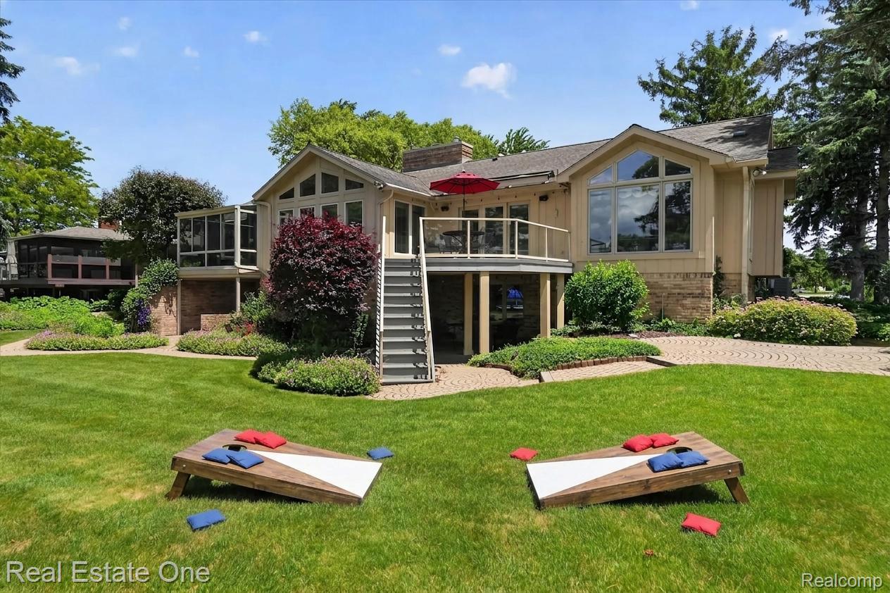 5161 Ledgewood Drive Property Photo 2