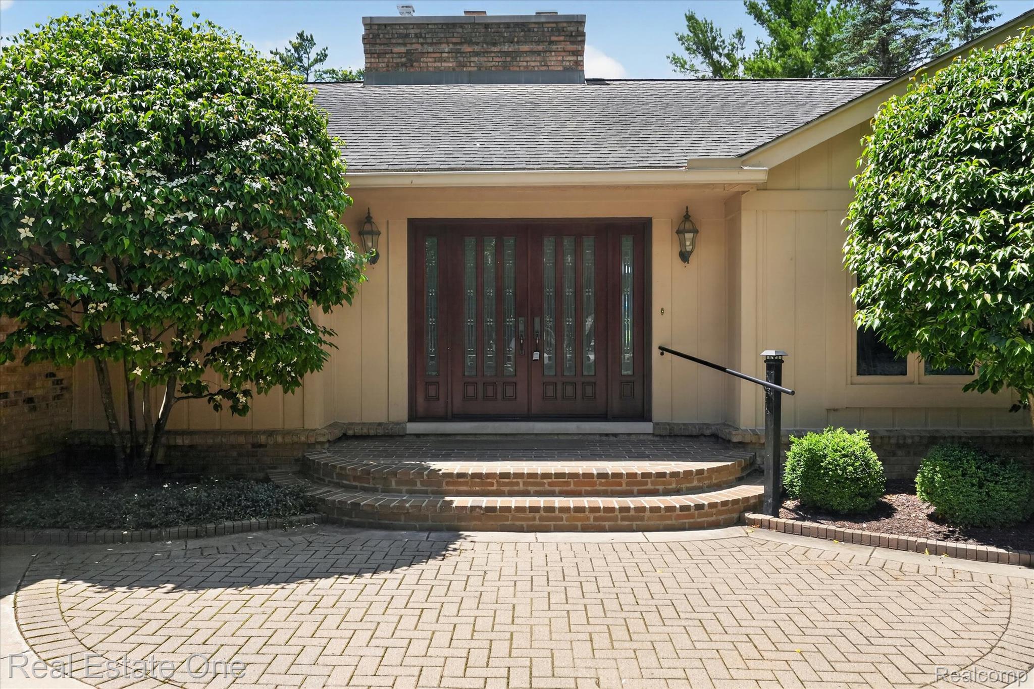 5161 Ledgewood Drive Property Photo 10