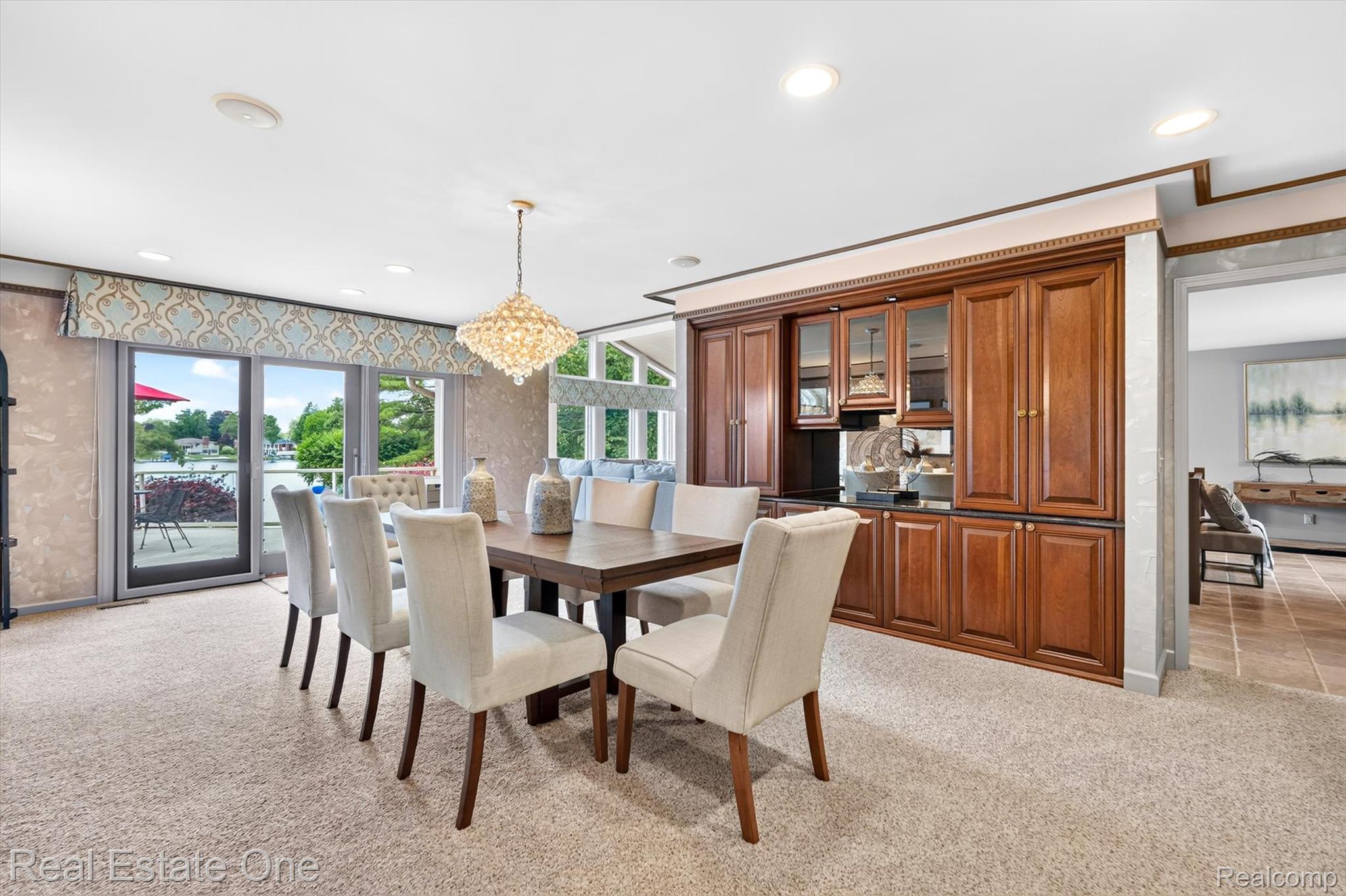 5161 Ledgewood Drive Property Photo 18