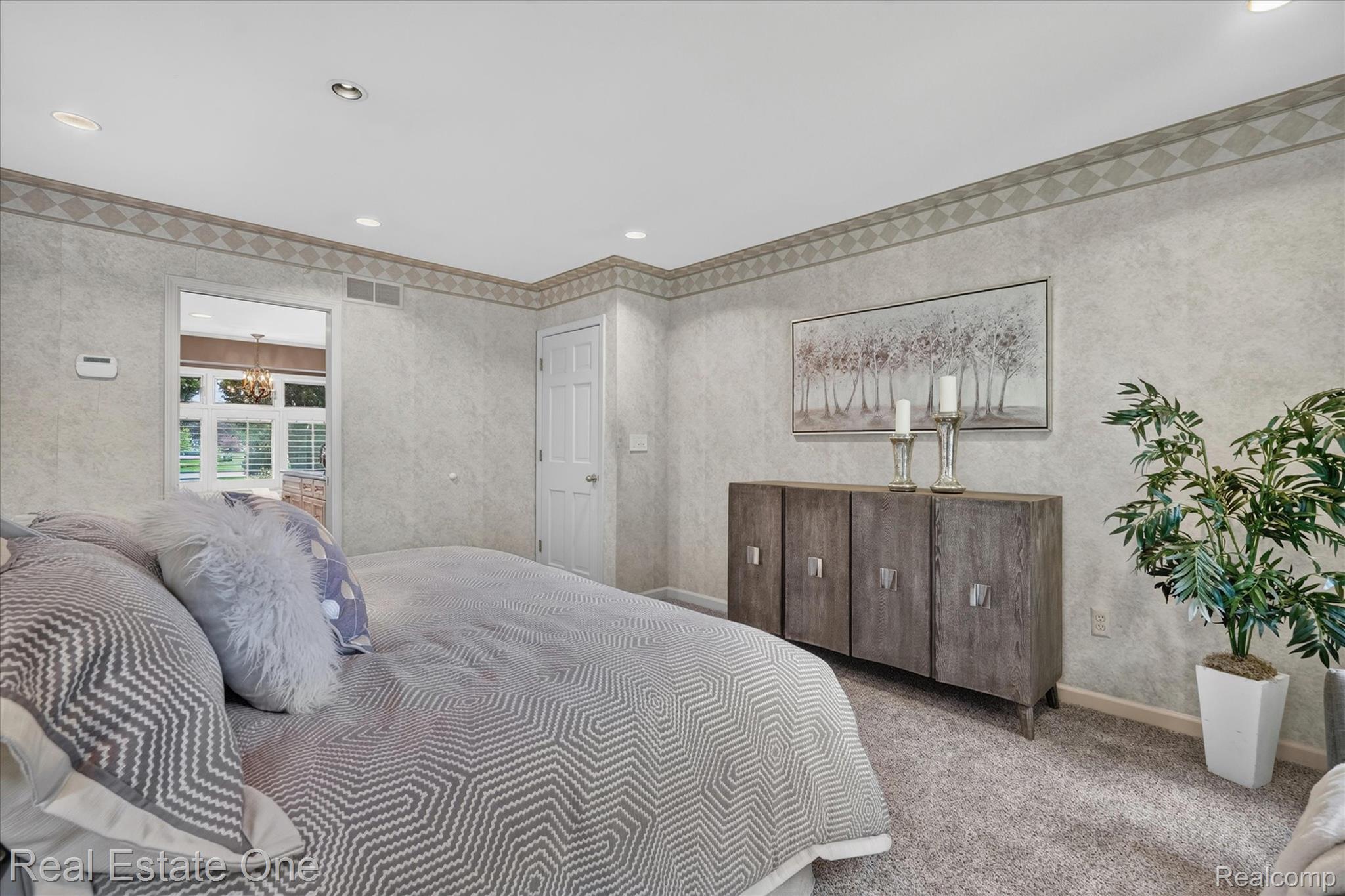 5161 Ledgewood Drive Property Photo 25