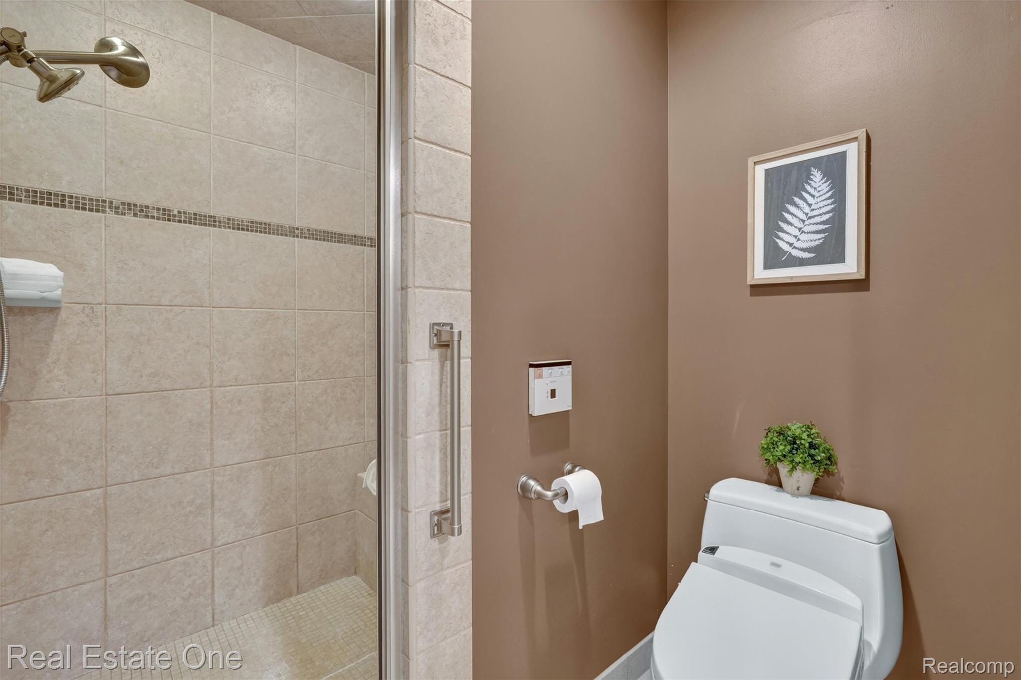 5161 Ledgewood Drive Property Photo 29