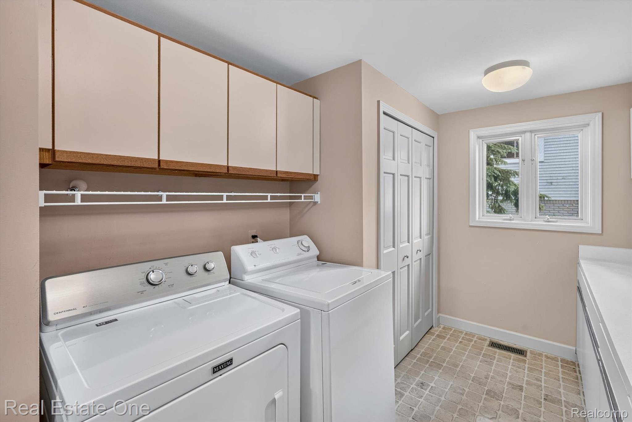 5161 Ledgewood Drive Property Photo 35