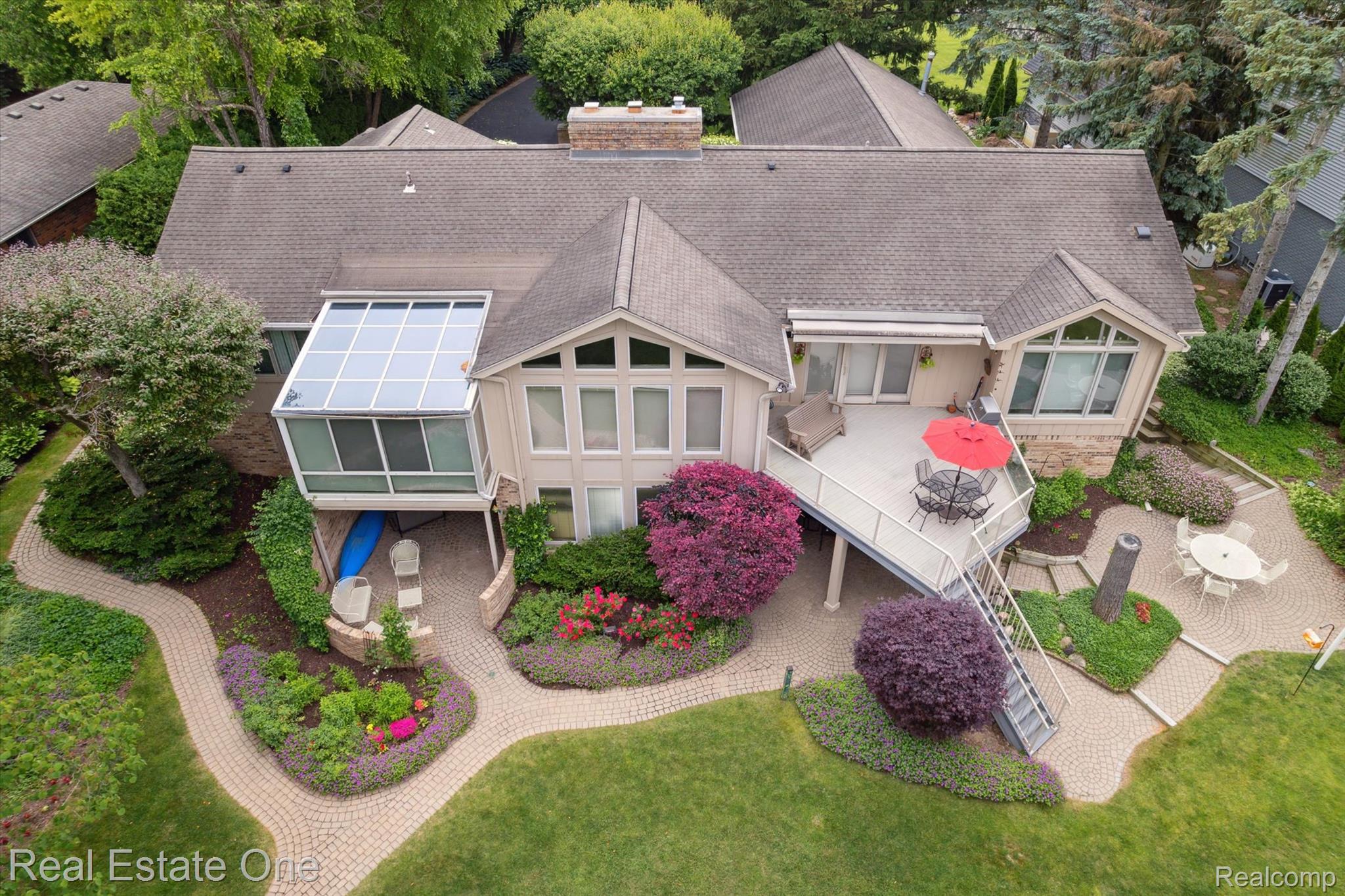 5161 Ledgewood Drive Property Photo 60