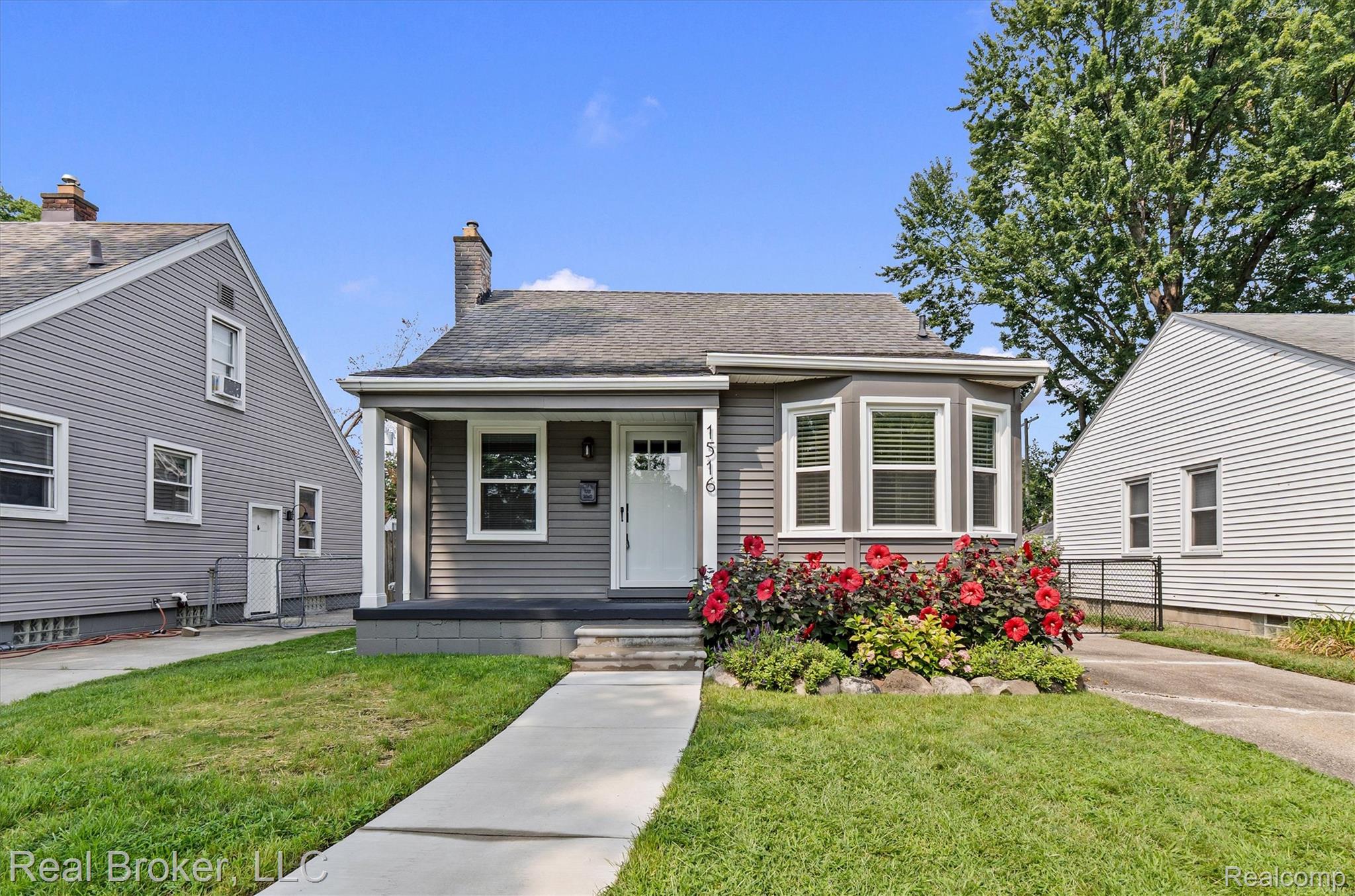 1516 Hoffman Avenue Property Photo 1