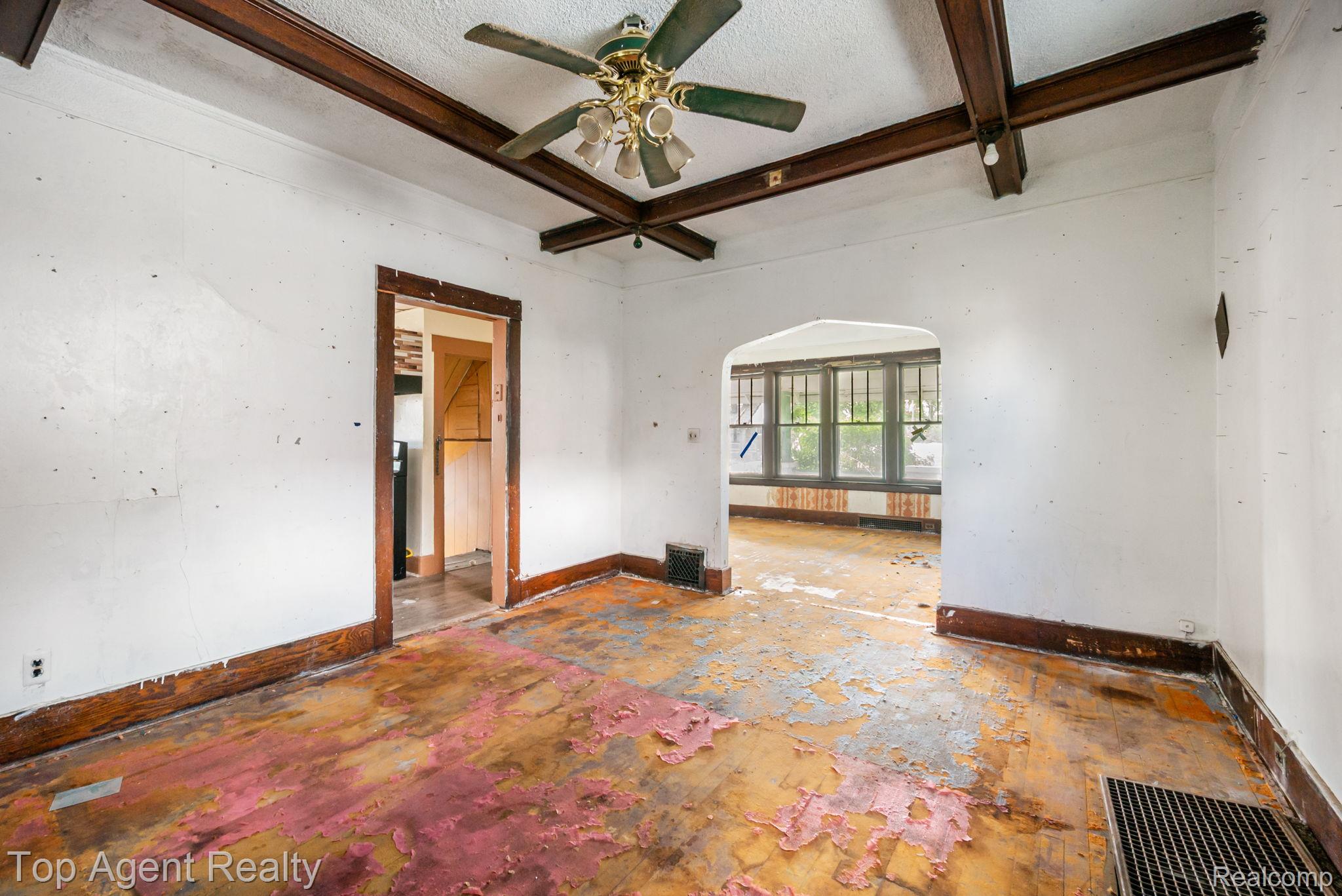 195 Eason Street Property Photo 7