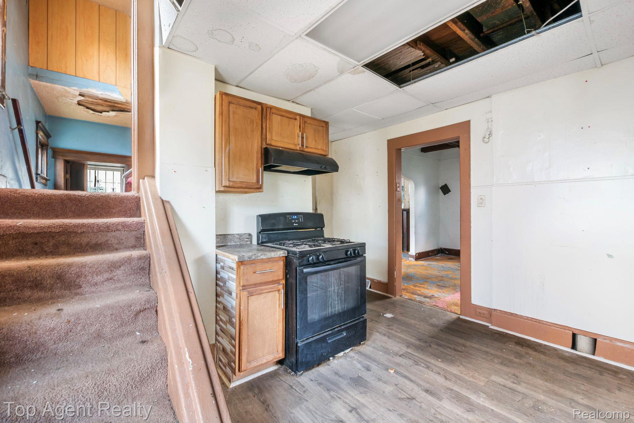 195 Eason Street Property Photo 11
