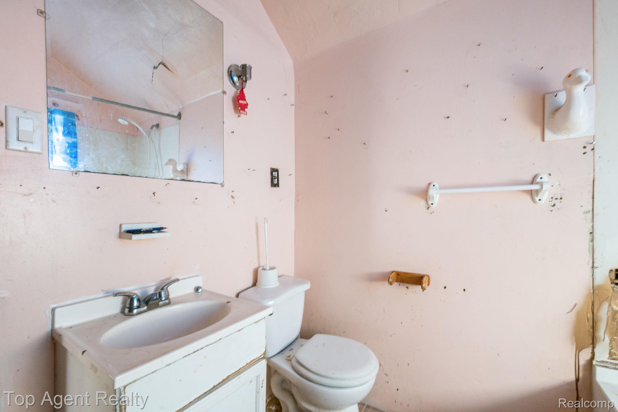 195 Eason Street Property Photo 15