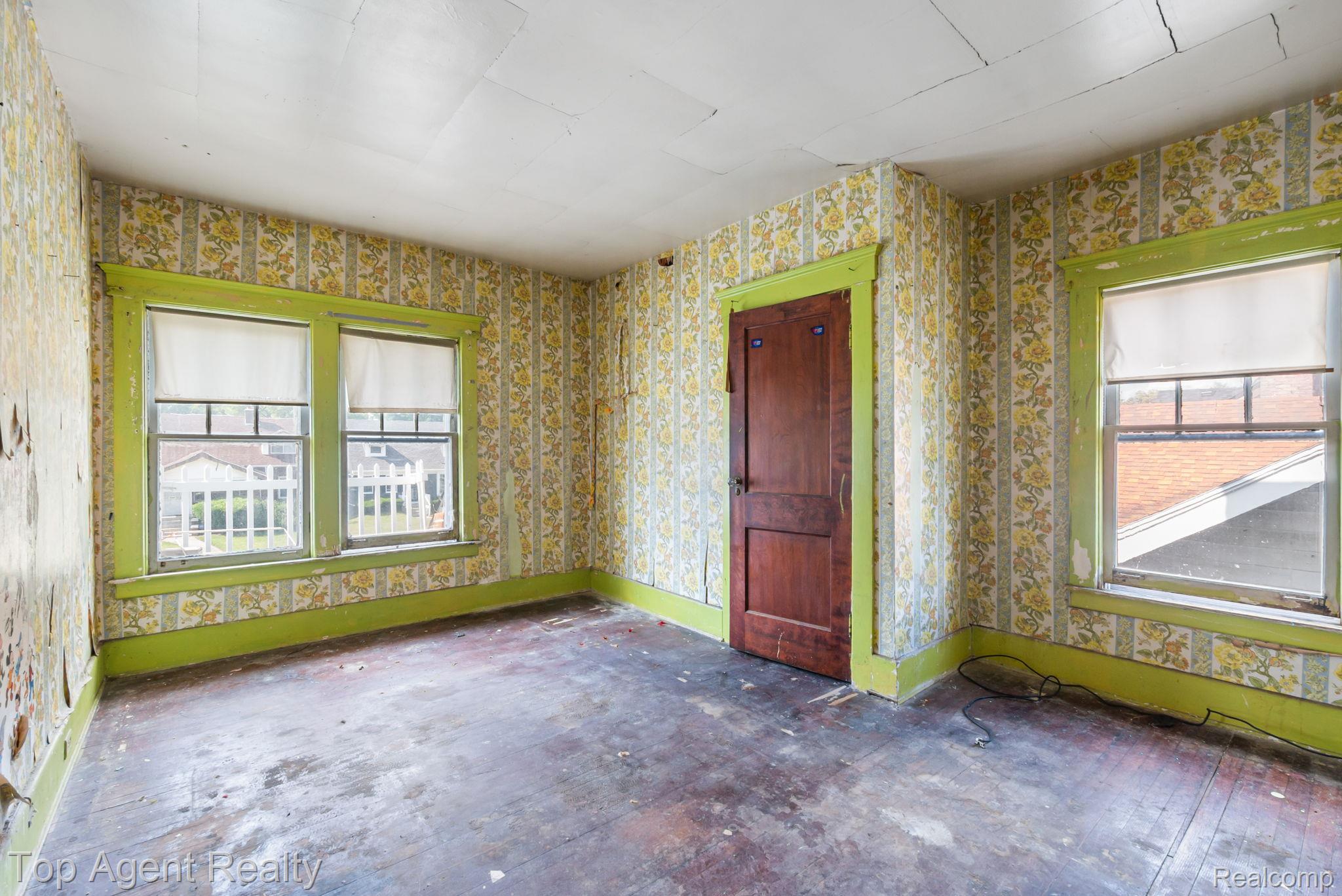 195 Eason Street Property Photo 19