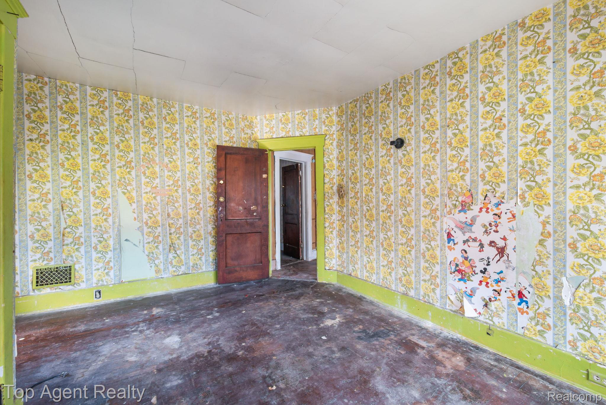 195 Eason Street Property Photo 20