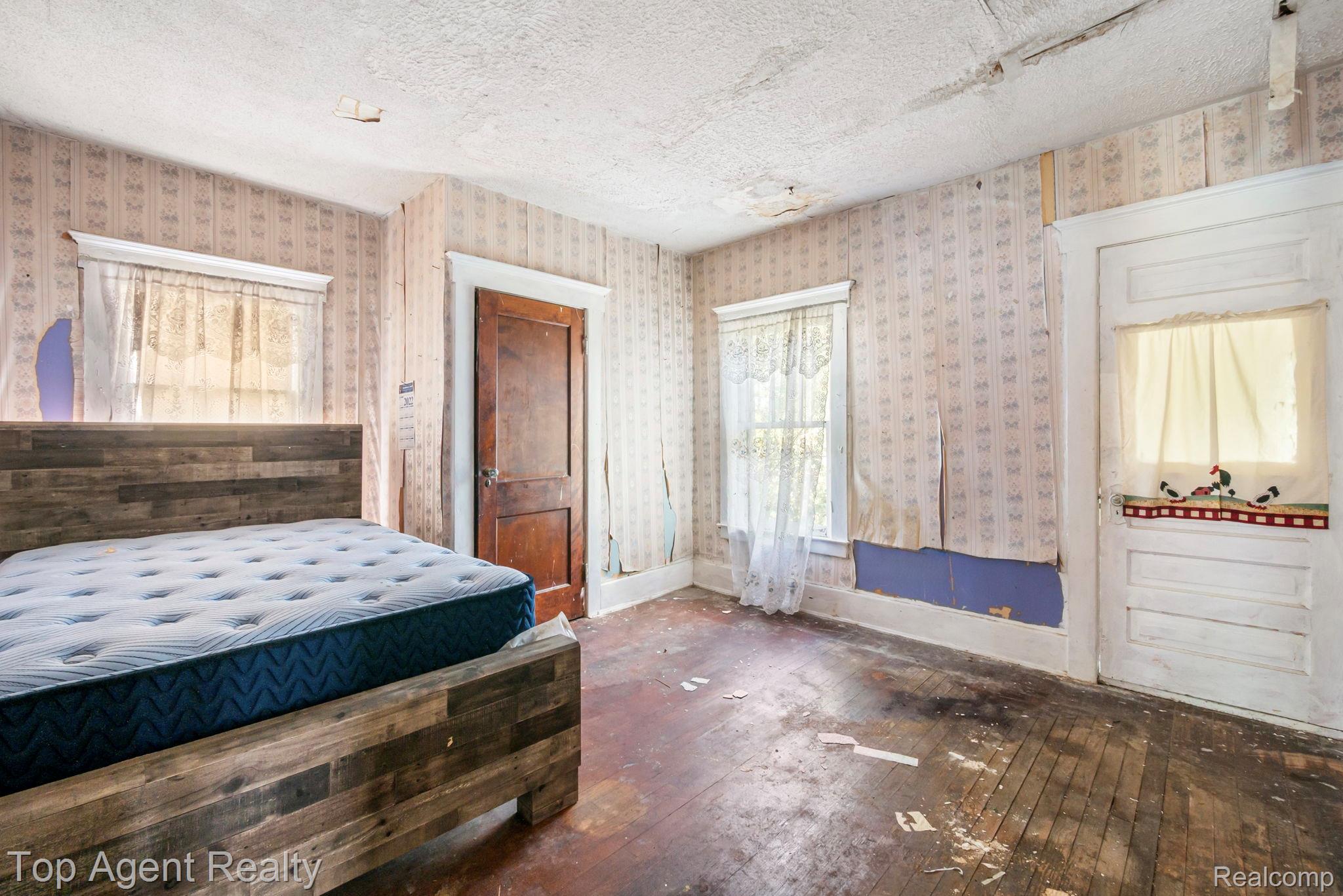 195 Eason Street Property Photo 21