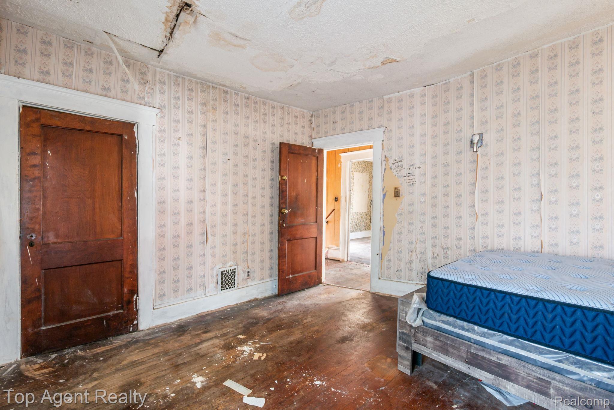 195 Eason Street Property Photo 22