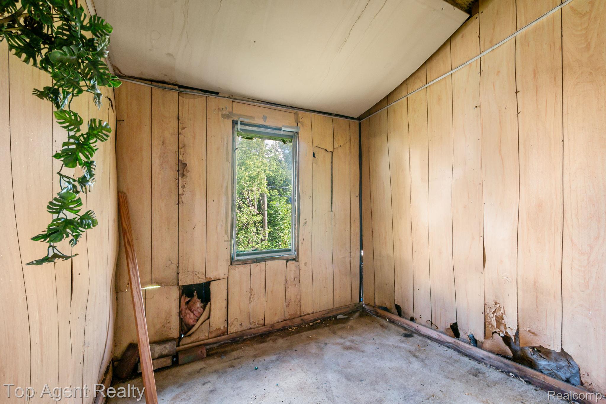 195 Eason Street Property Photo 23