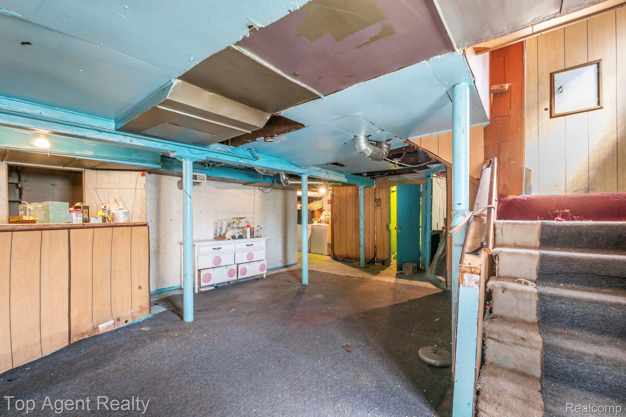 195 Eason Street Property Photo 24