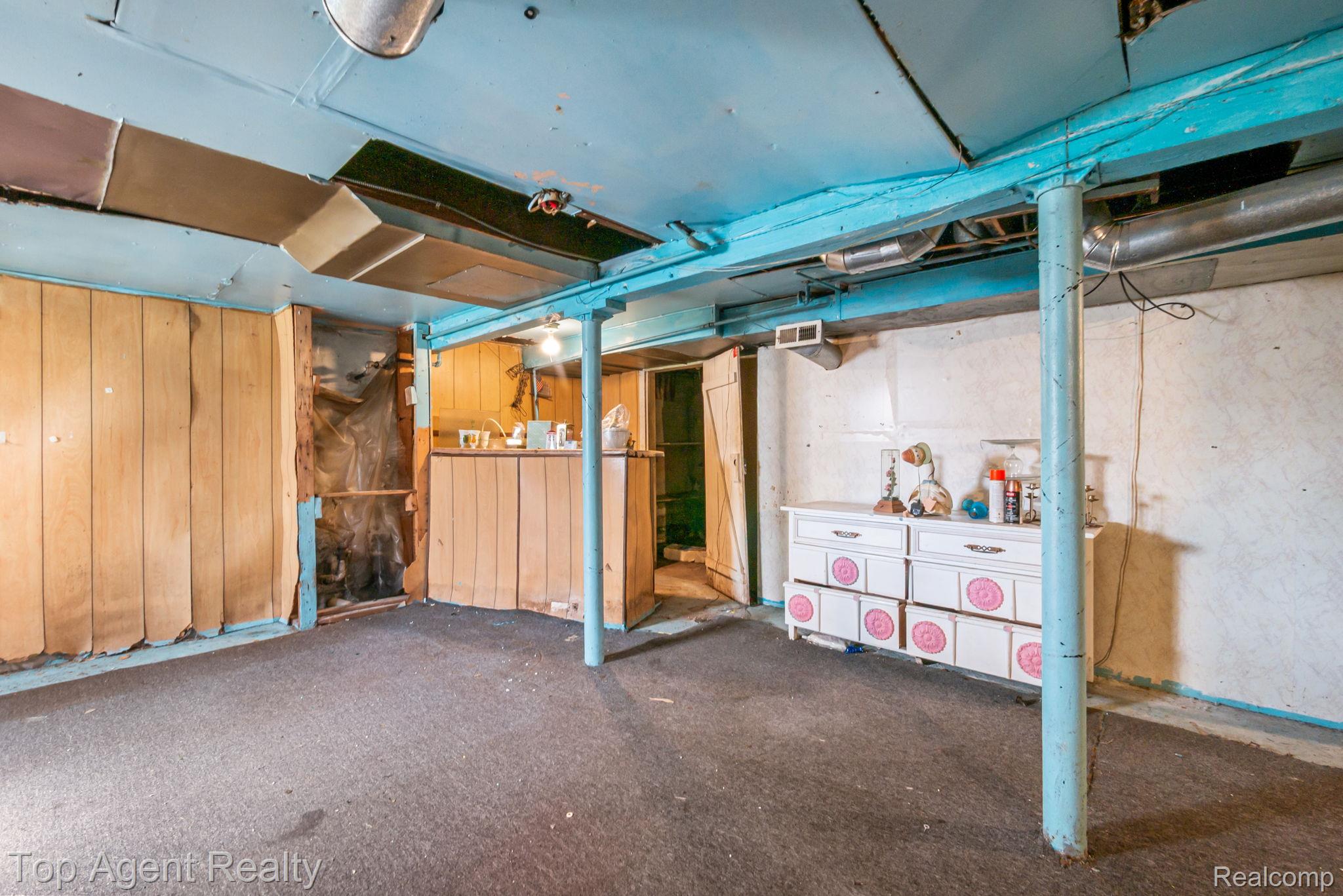 195 Eason Street Property Photo 25