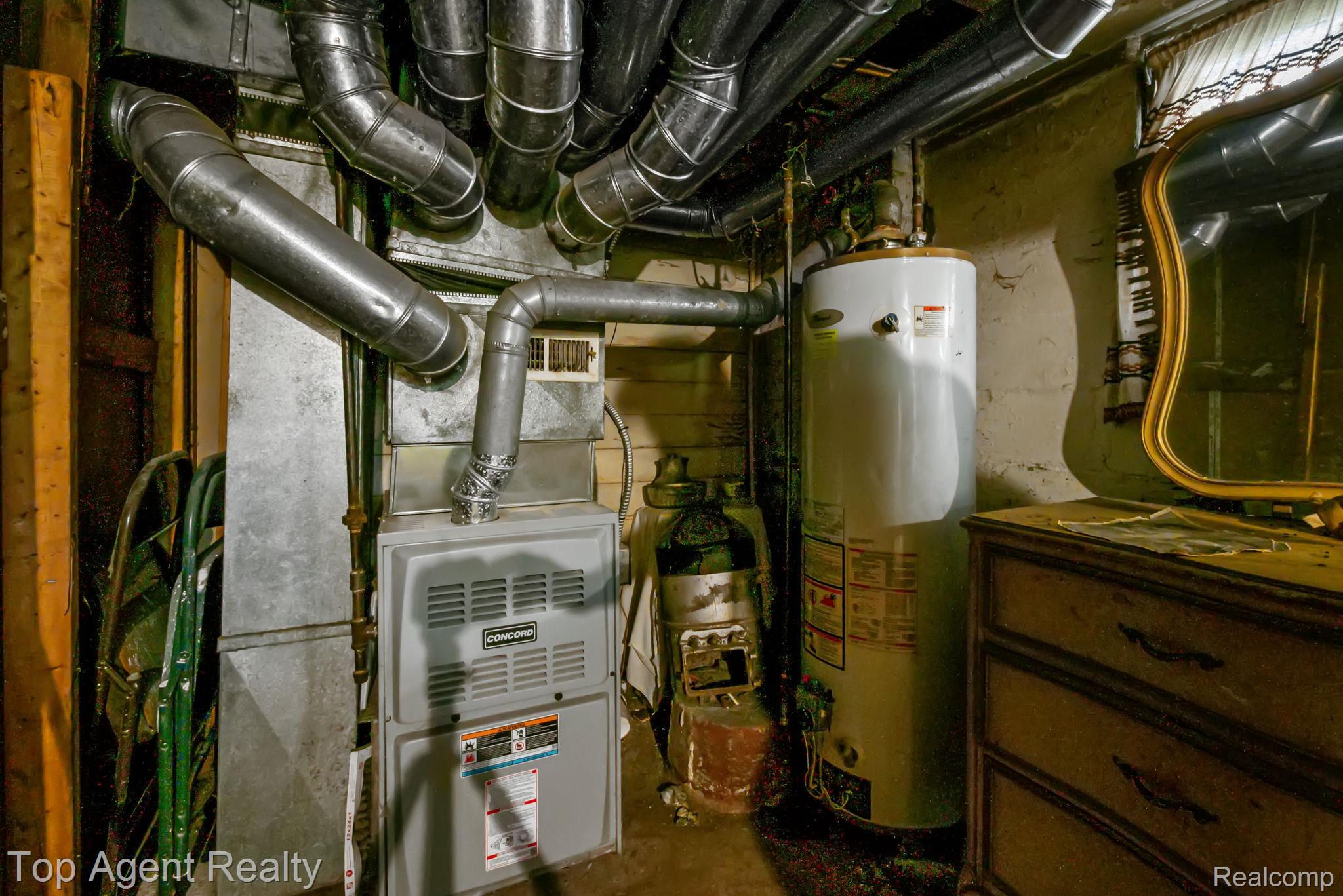 195 Eason Street Property Photo 28