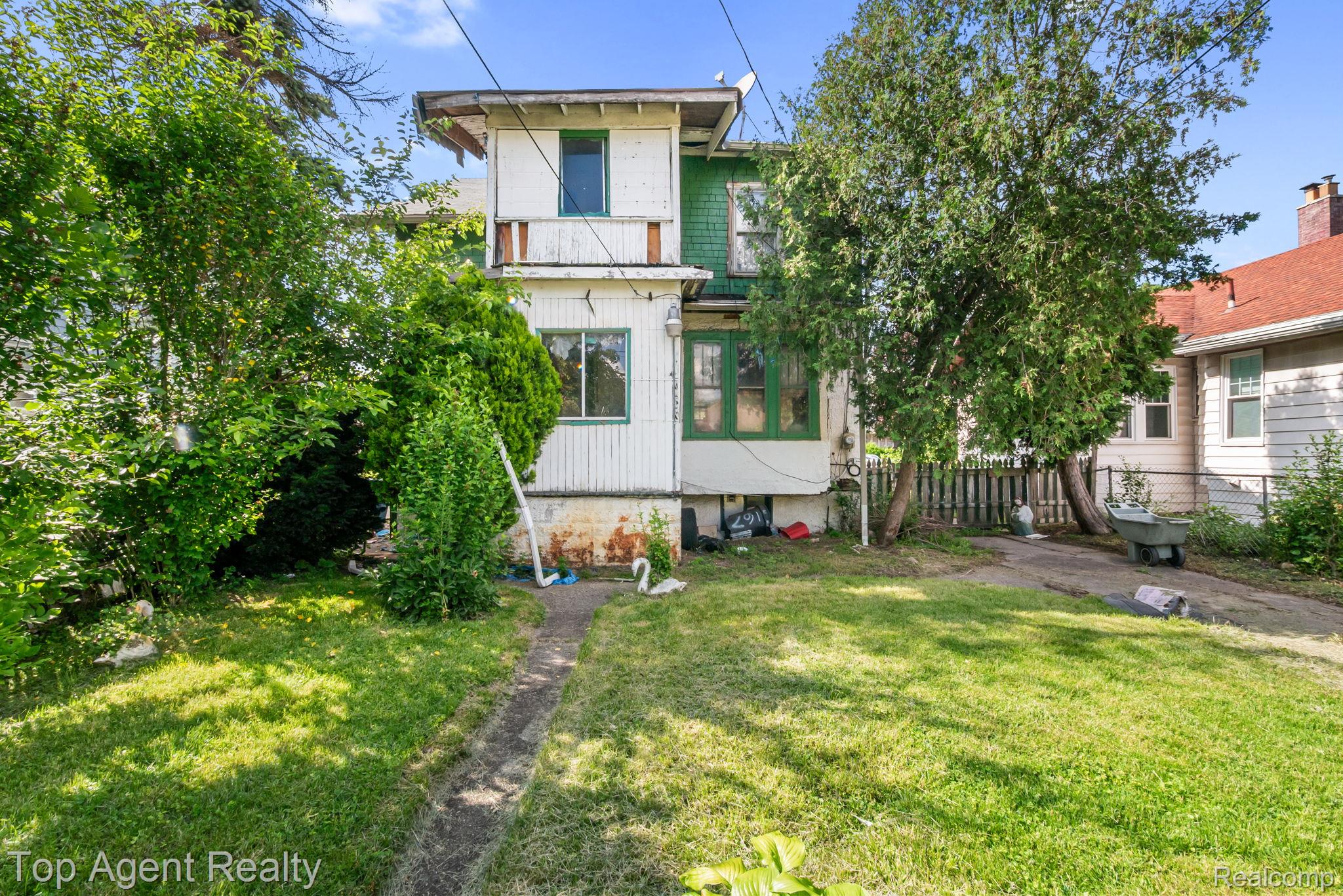 195 Eason Street Property Photo 36