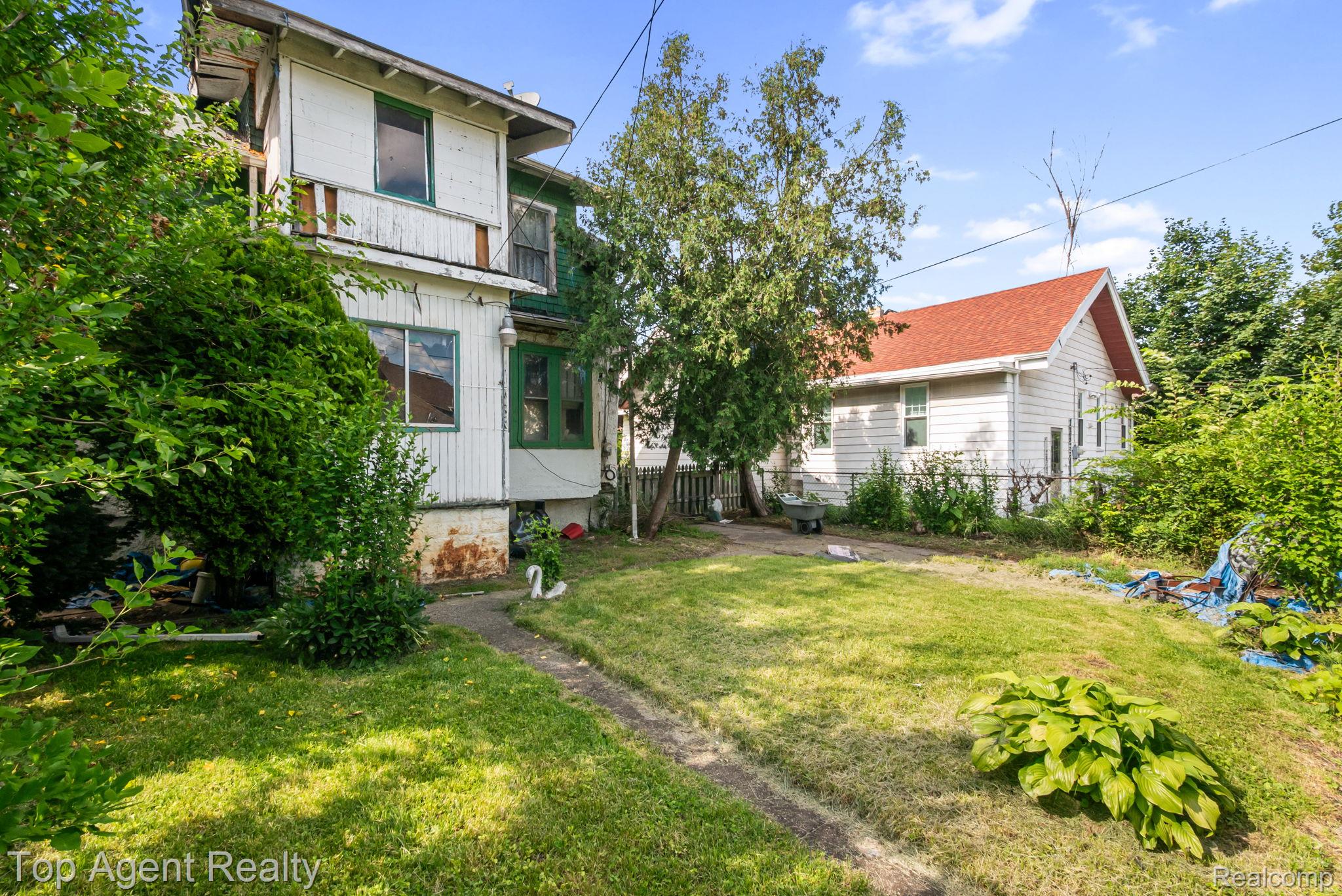 195 Eason Street Property Photo 37
