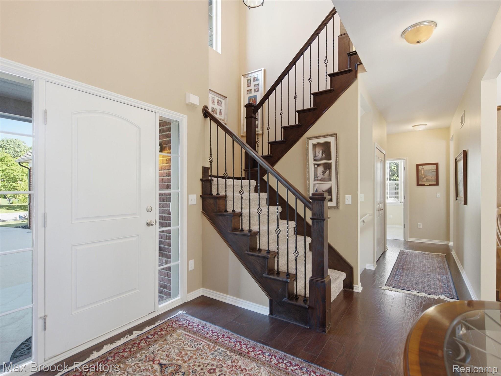 583 Birchcrest Court Property Photo 2