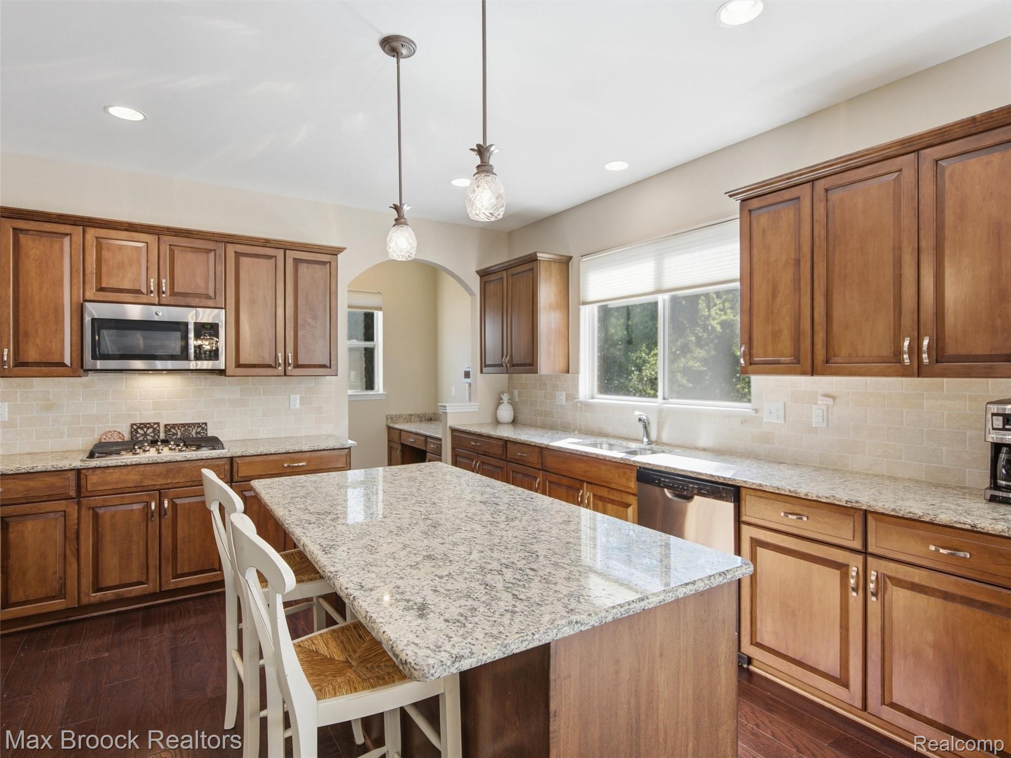 583 Birchcrest Court Property Photo 16