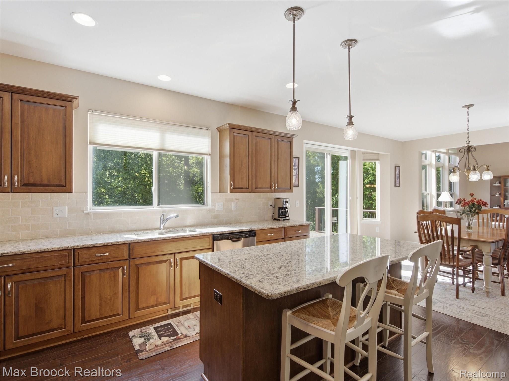 583 Birchcrest Court Property Photo 17