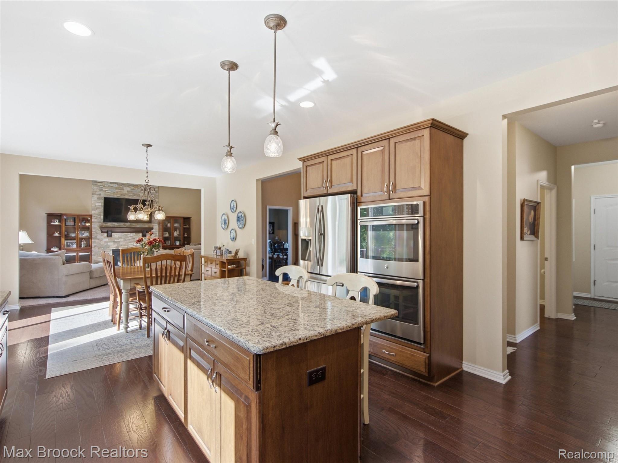 583 Birchcrest Court Property Photo 18