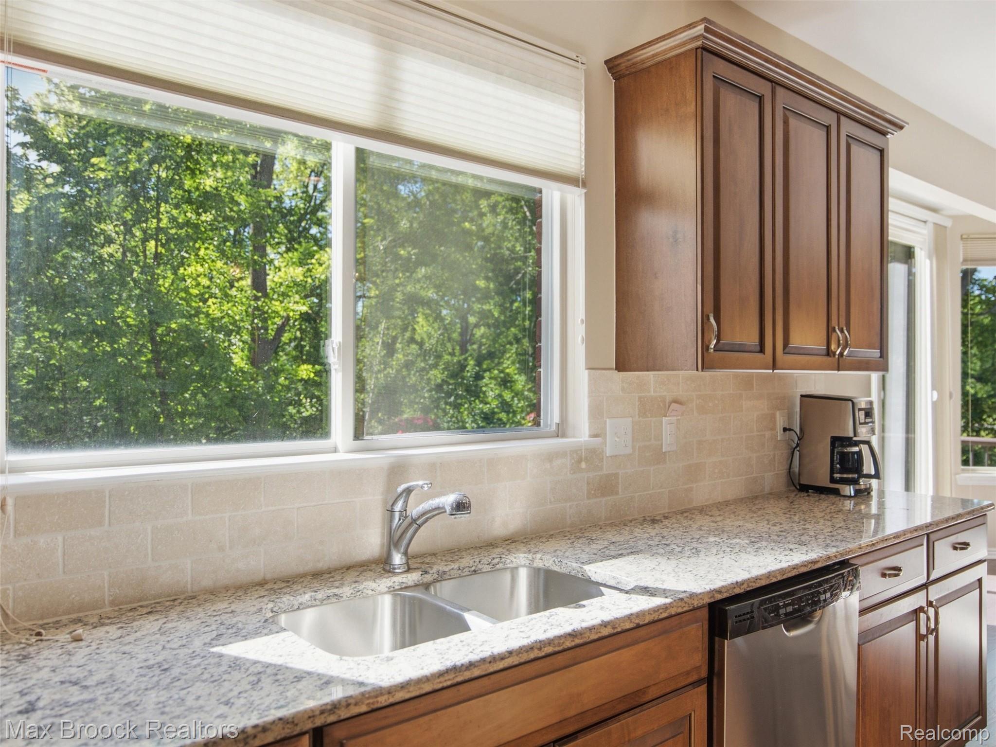 583 Birchcrest Court Property Photo 20
