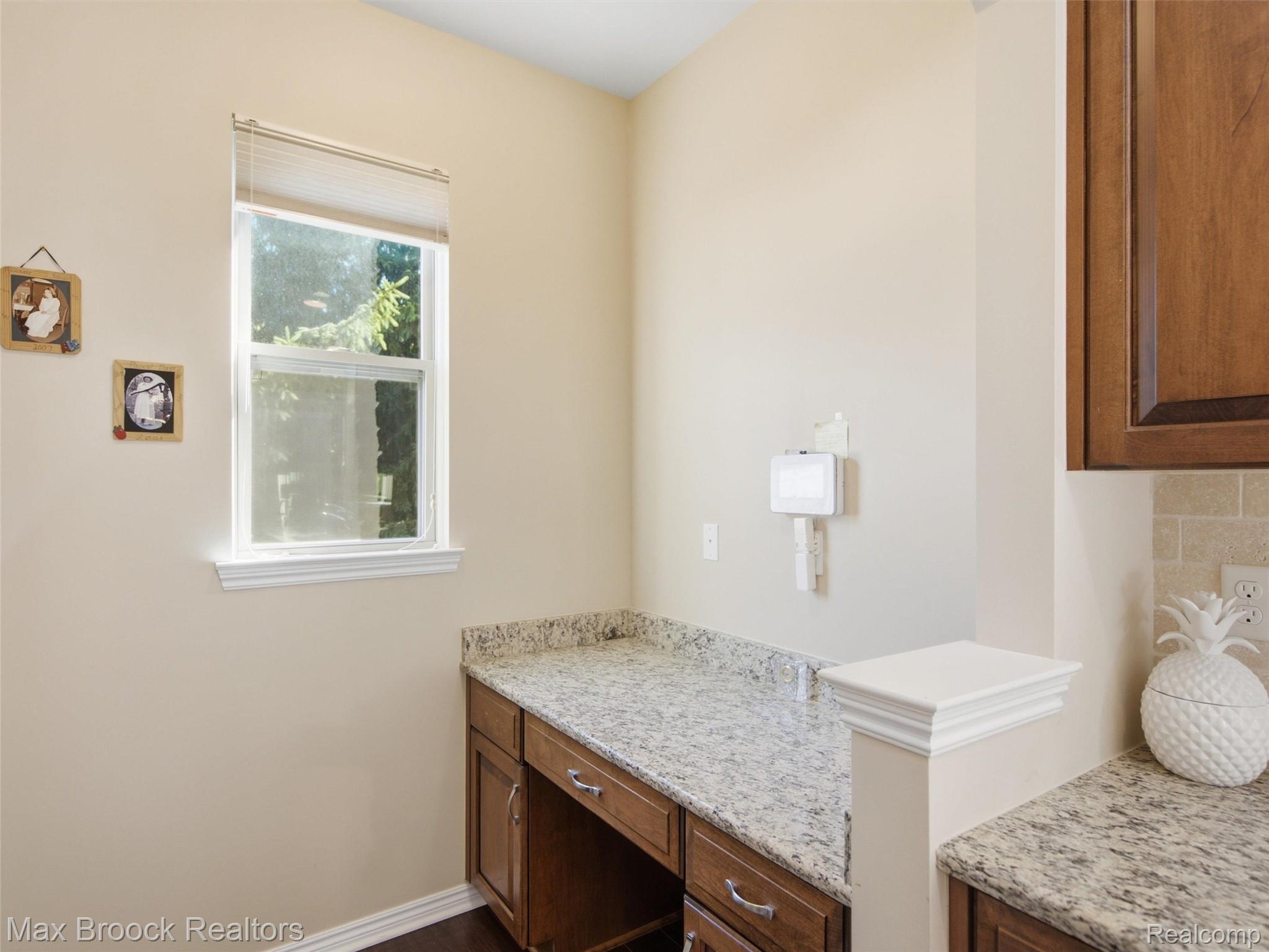 583 Birchcrest Court Property Photo 21