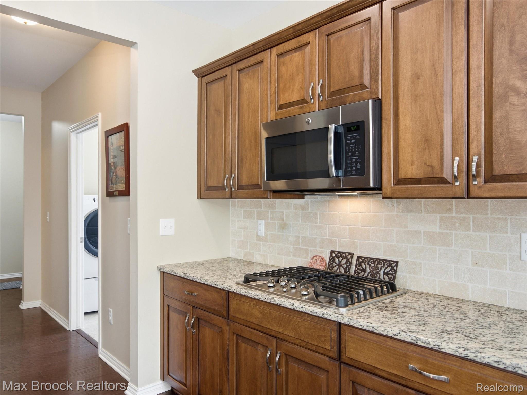 583 Birchcrest Court Property Photo 22
