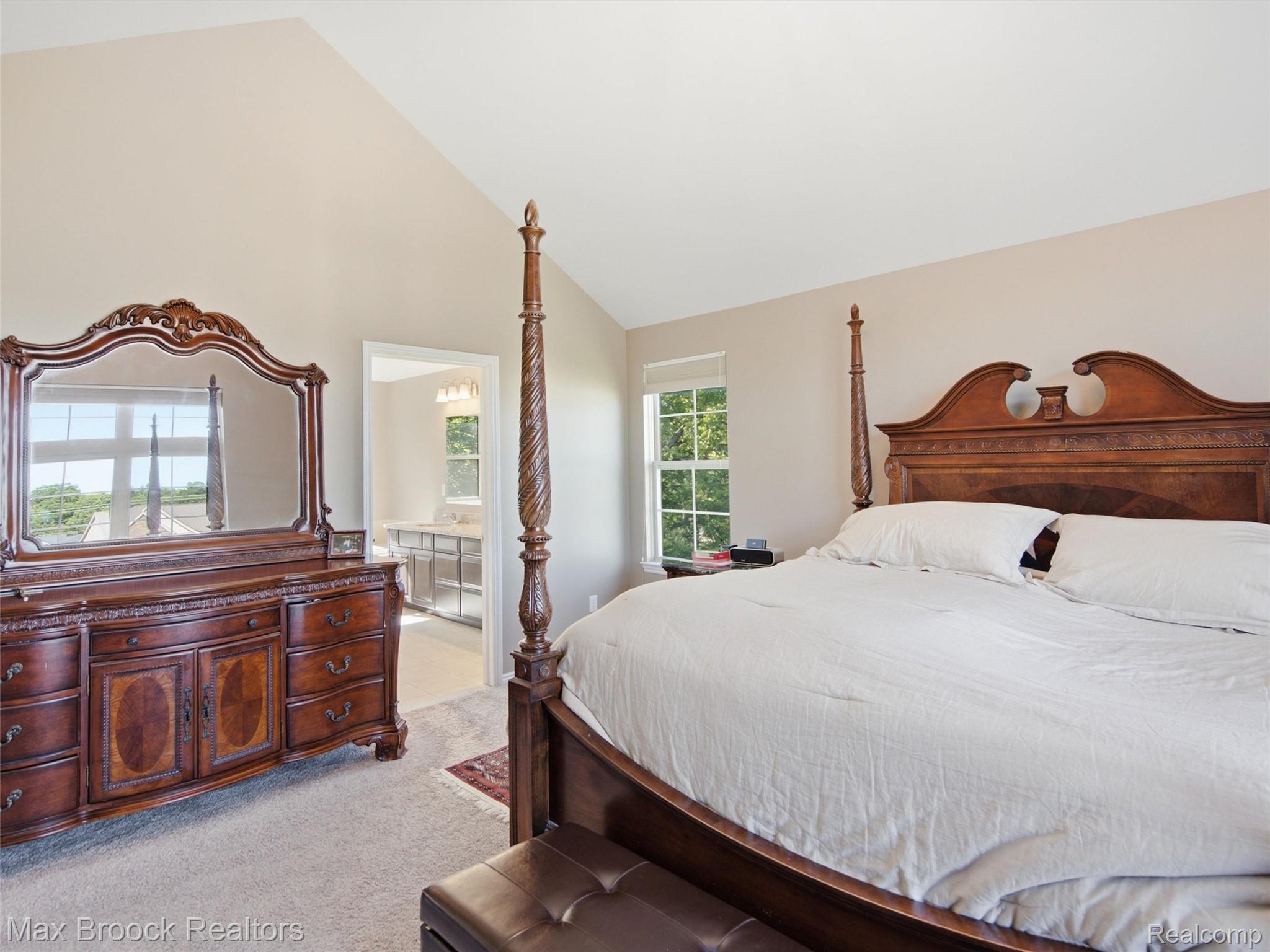 583 Birchcrest Court Property Photo 33