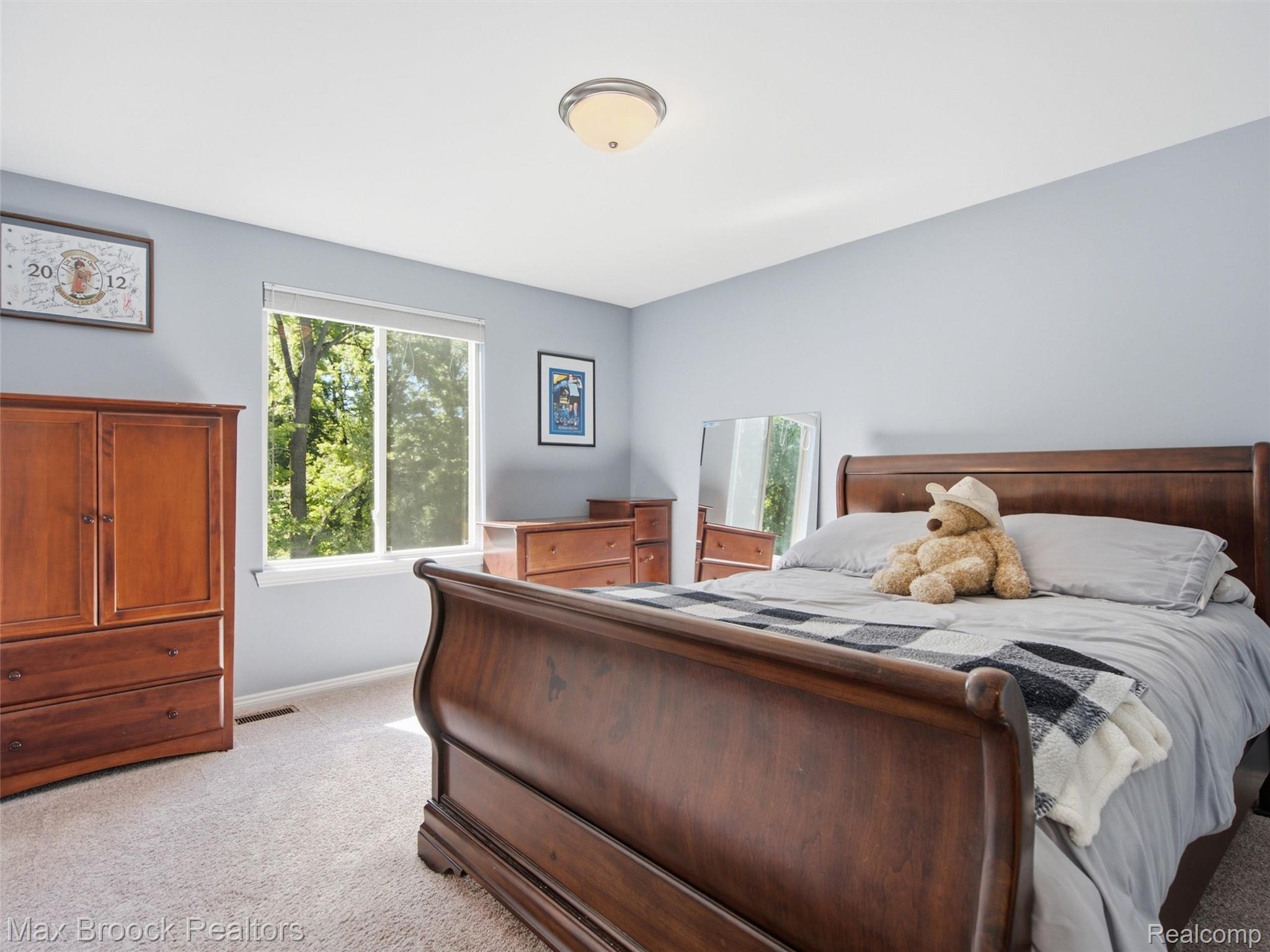 583 Birchcrest Court Property Photo 43