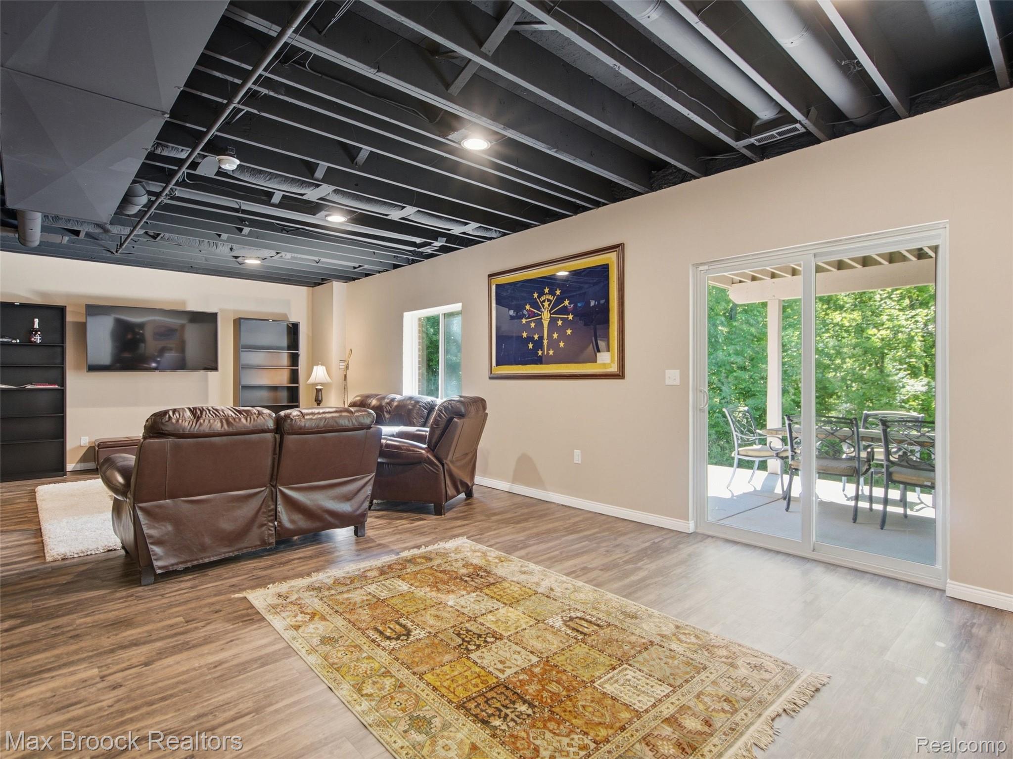 583 Birchcrest Court Property Photo 47