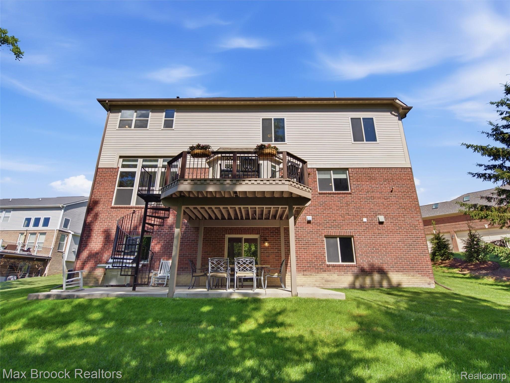 583 Birchcrest Court Property Photo 60
