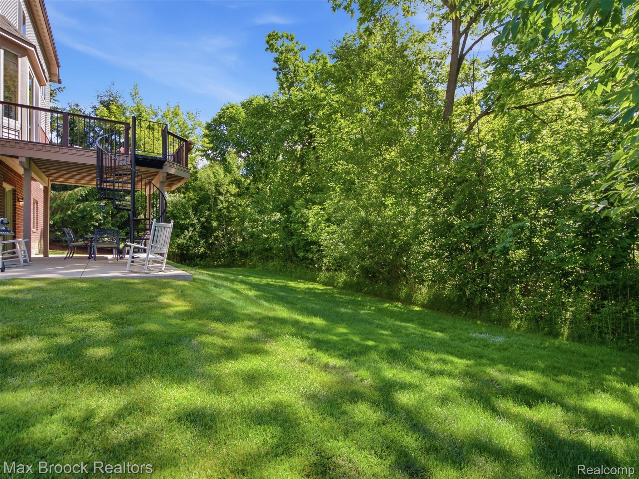 583 Birchcrest Court Property Photo 62