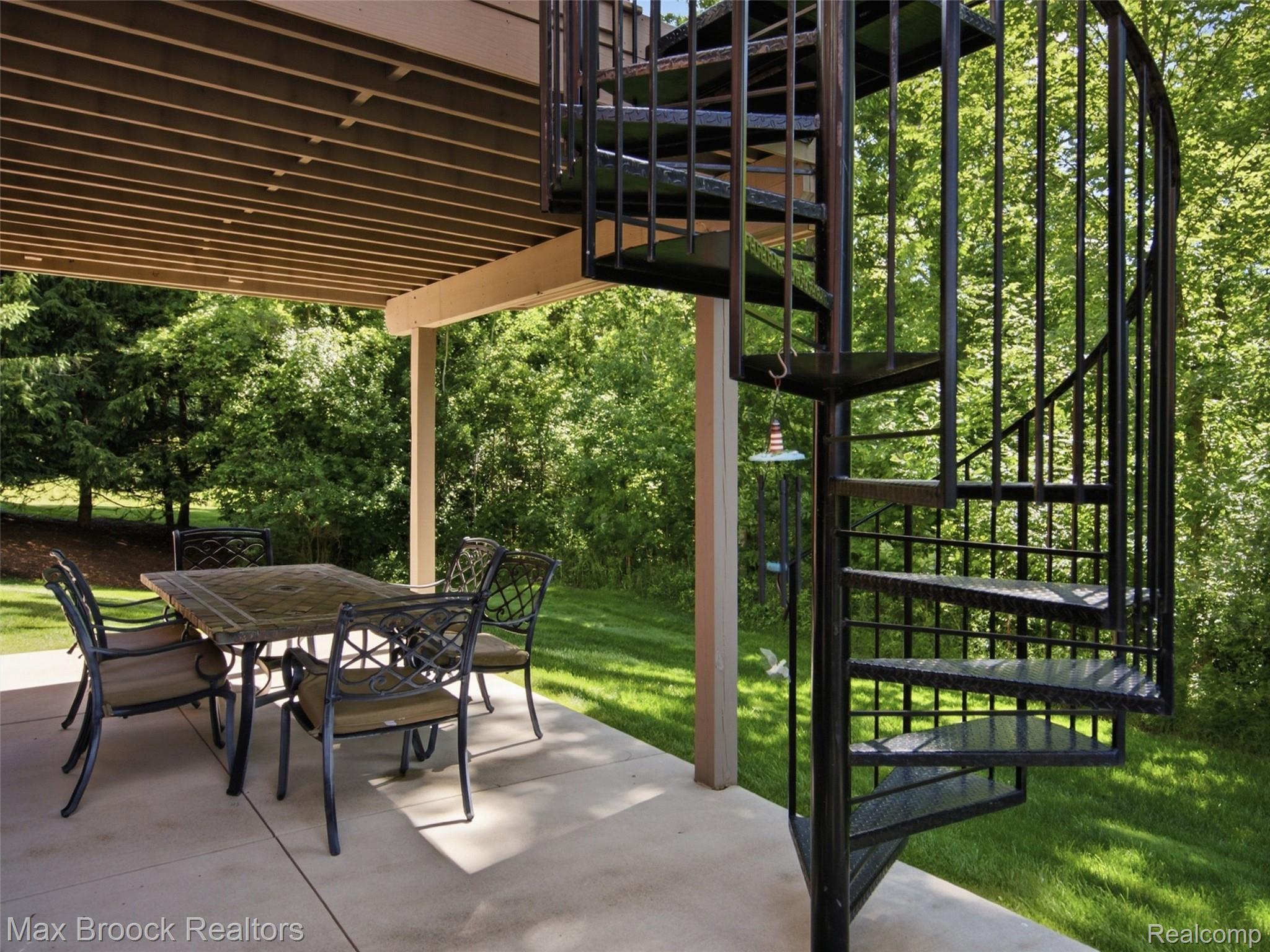 583 Birchcrest Court Property Photo 65