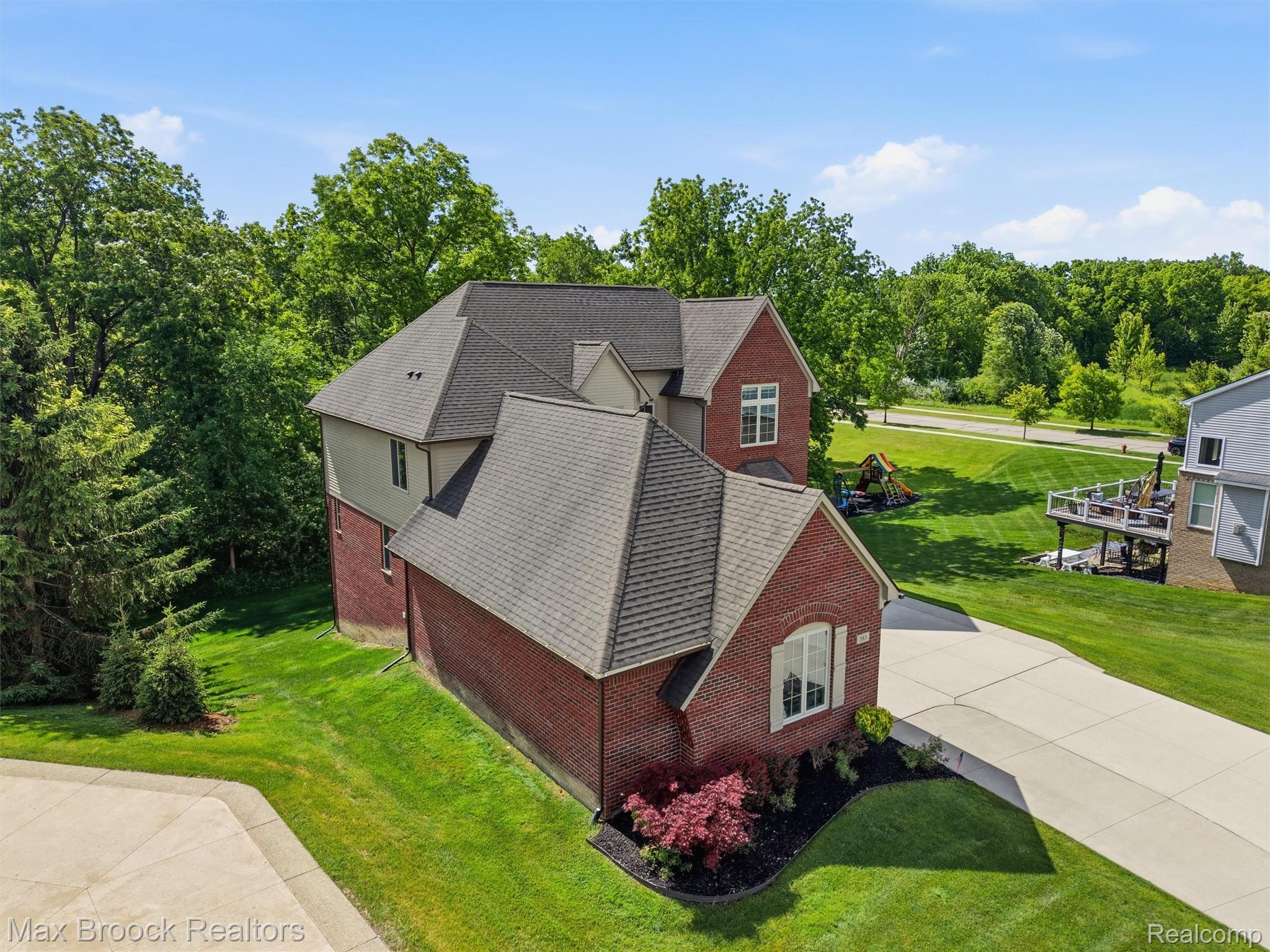 583 Birchcrest Court Property Photo 70
