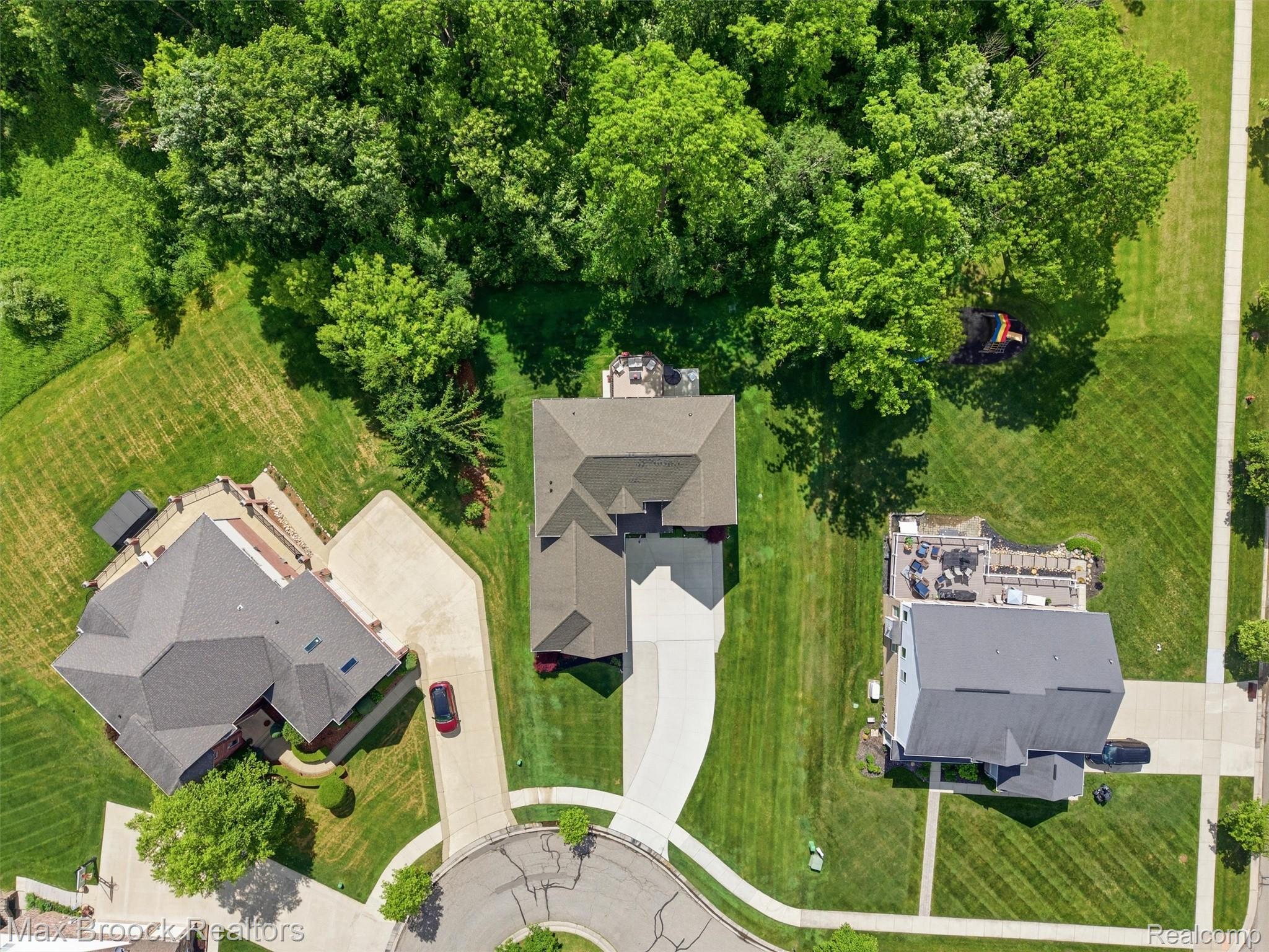 583 Birchcrest Court Property Photo 75