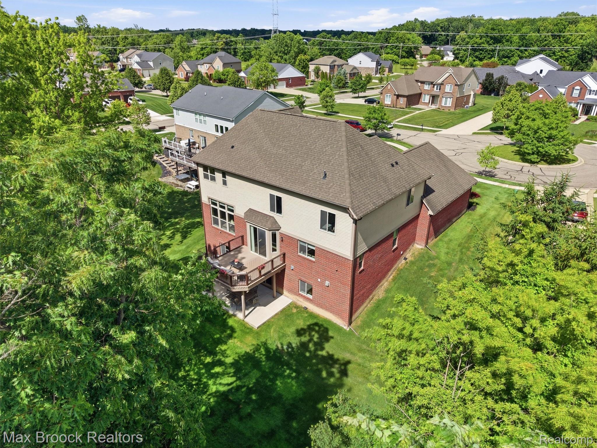 583 Birchcrest Court Property Photo 76
