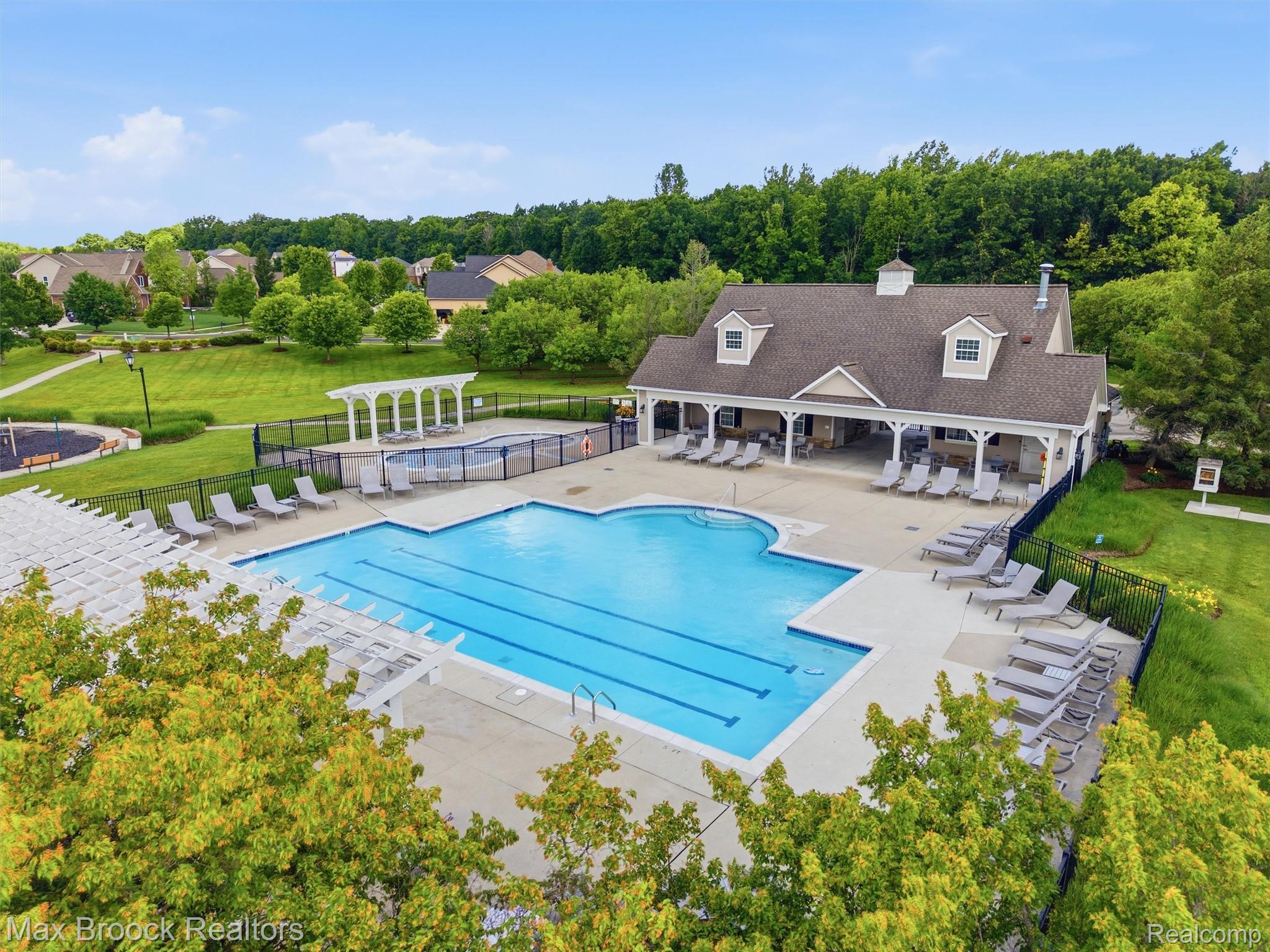 583 Birchcrest Court Property Photo 85