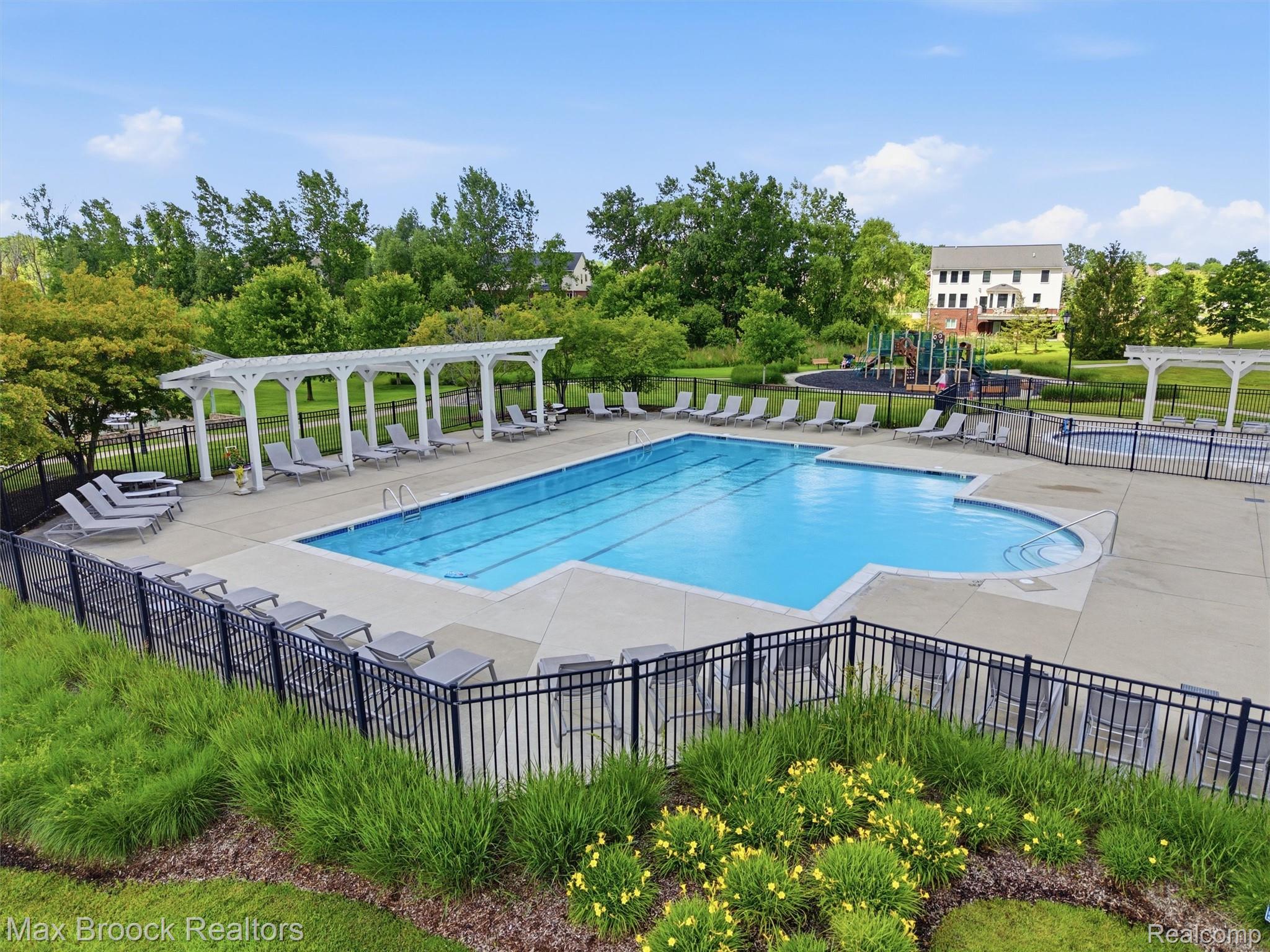 583 Birchcrest Court Property Photo 87